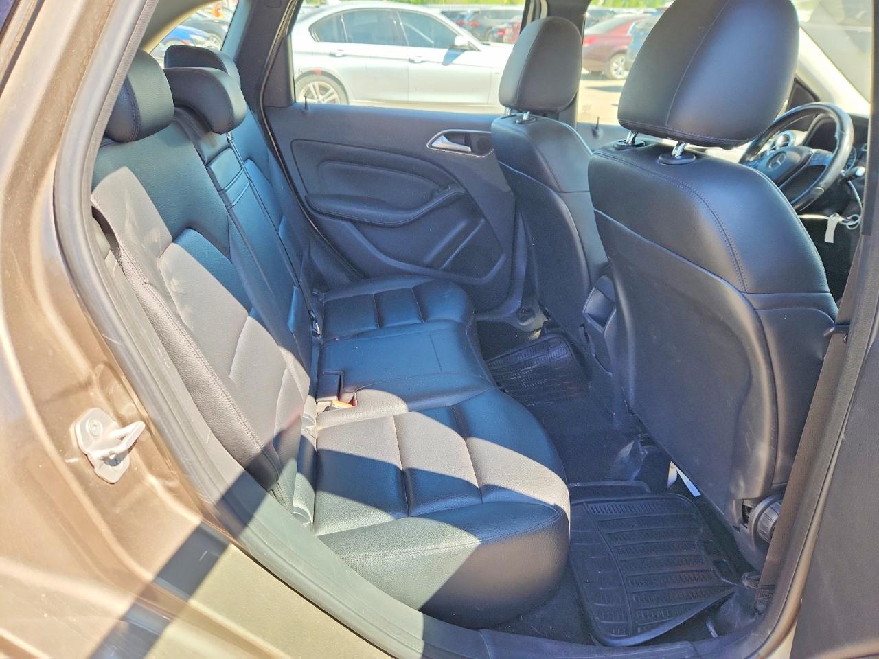 2013 Mercedes-benz B250 Gray vin: WDDMH4EB1DJ164438