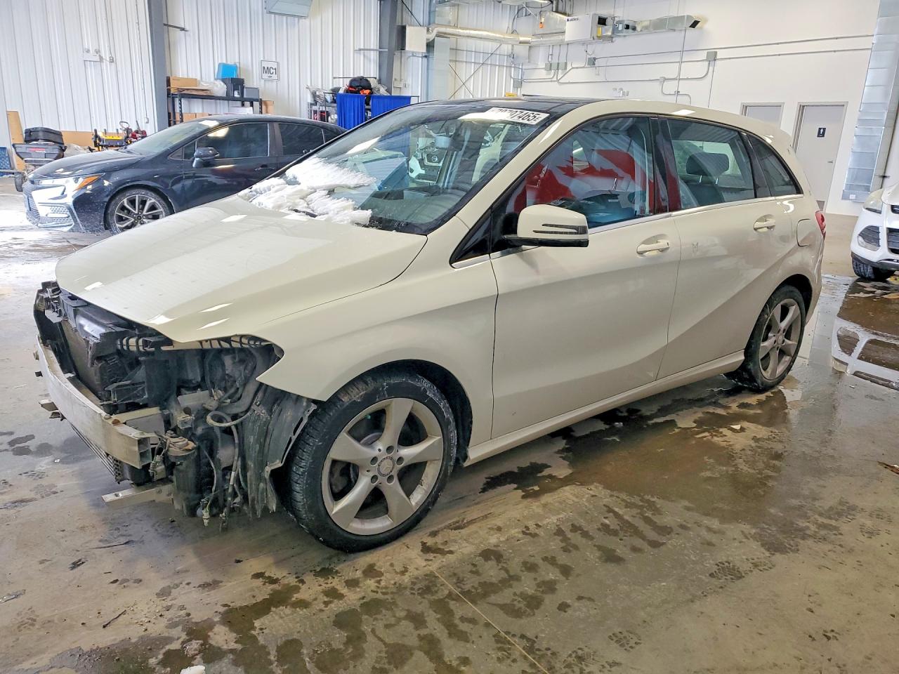 2013 Mercedes-benz B250 White vin: WDDMH4EB3DJ123034