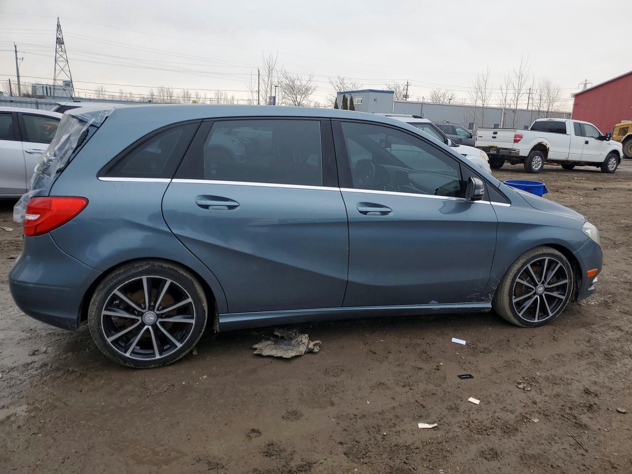 2013 Mercedes Benz B250 Blue vin: WDDMH4EB3DJ156115