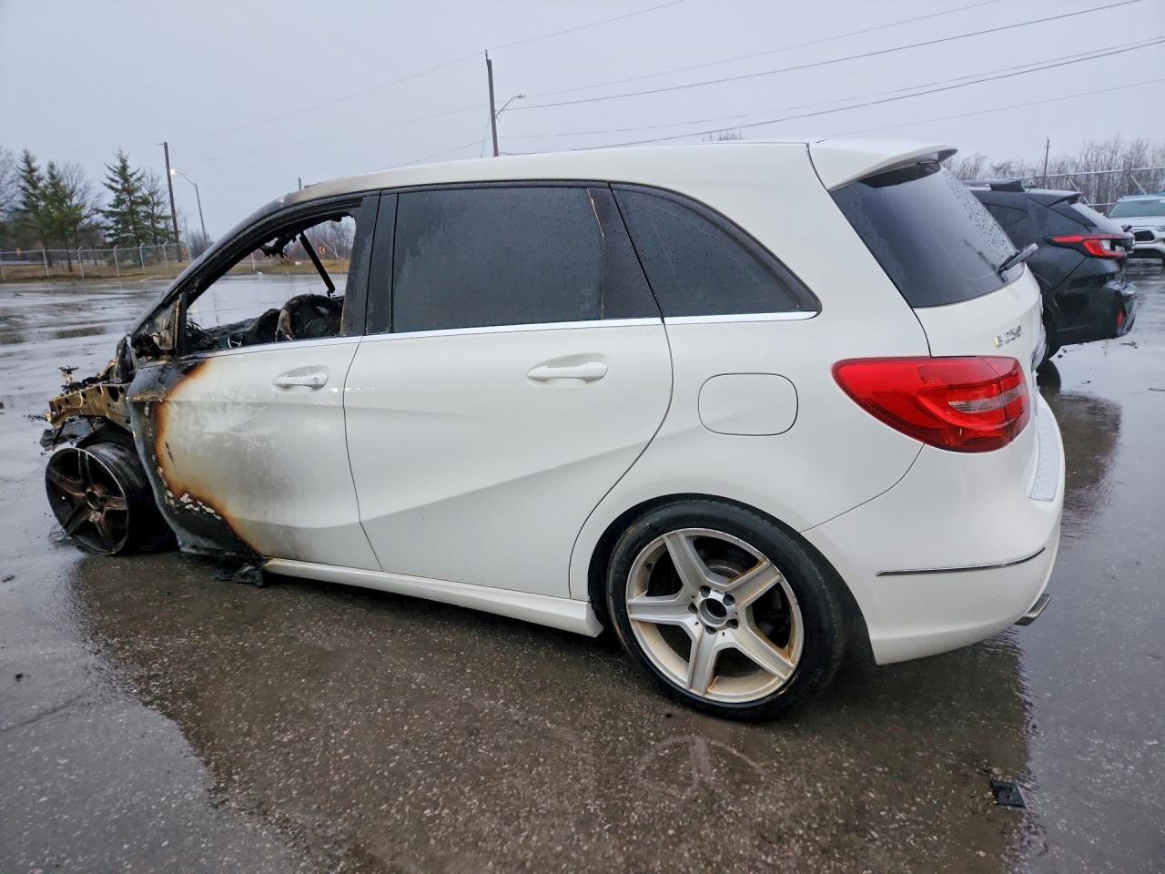 2013 Mercedes Benz B250 White vin: WDDMH4EB6DJ125764