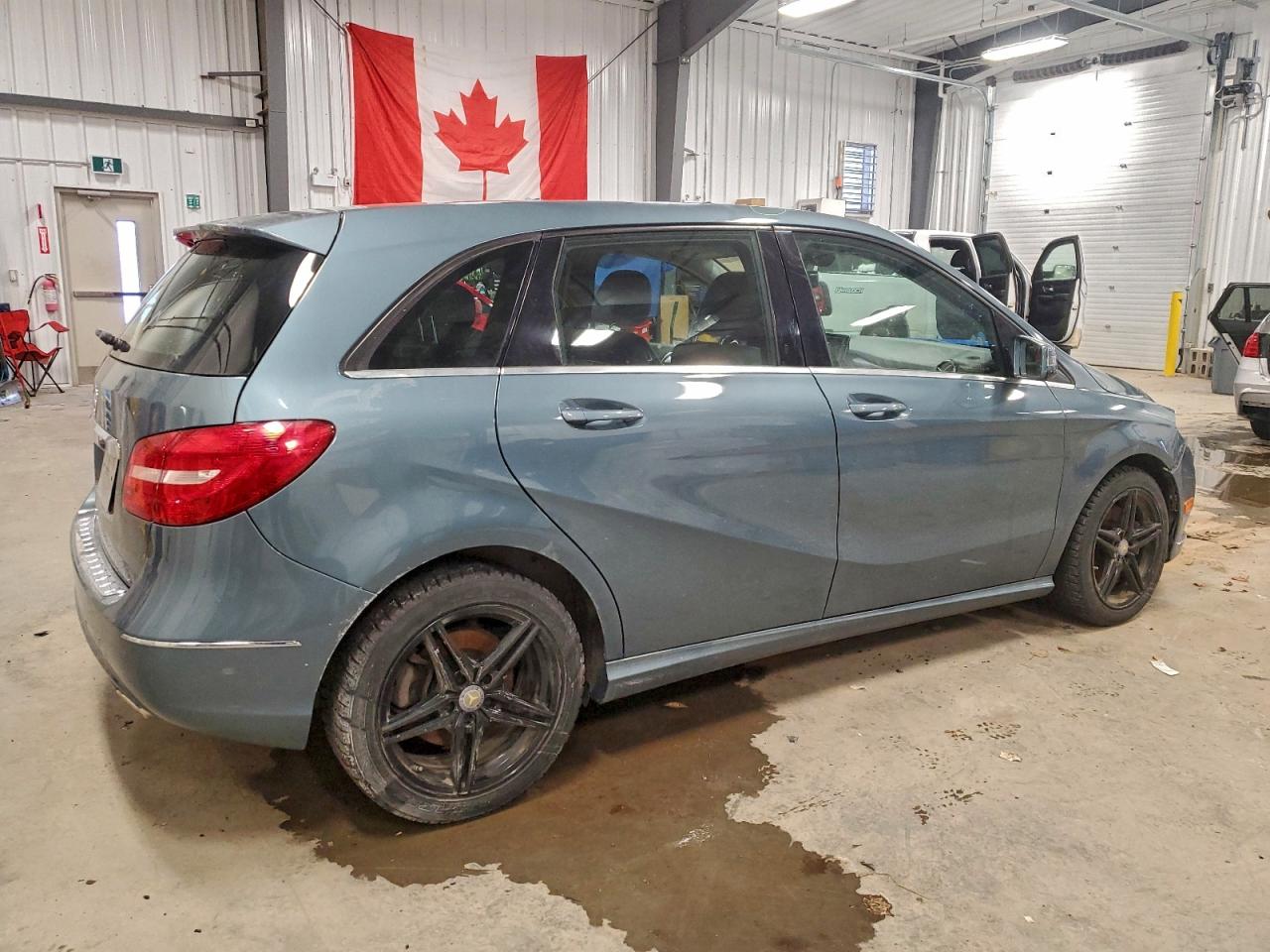 2013 Mercedes-benz B250 Blue vin: WDDMH4EB6DJ176584