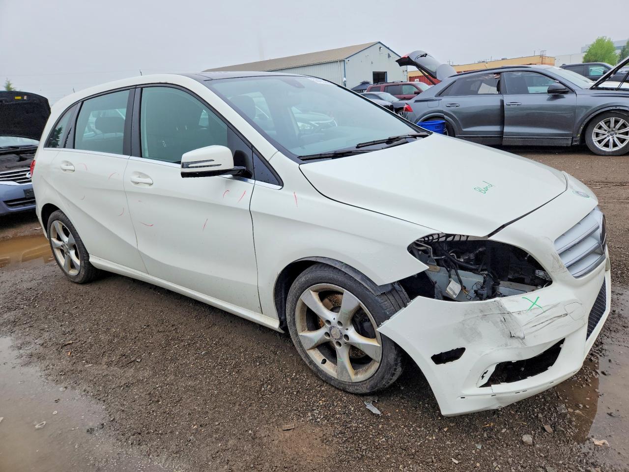 2014 Mercedes-benz B250 White vin: WDDMH4EB6EJ183083