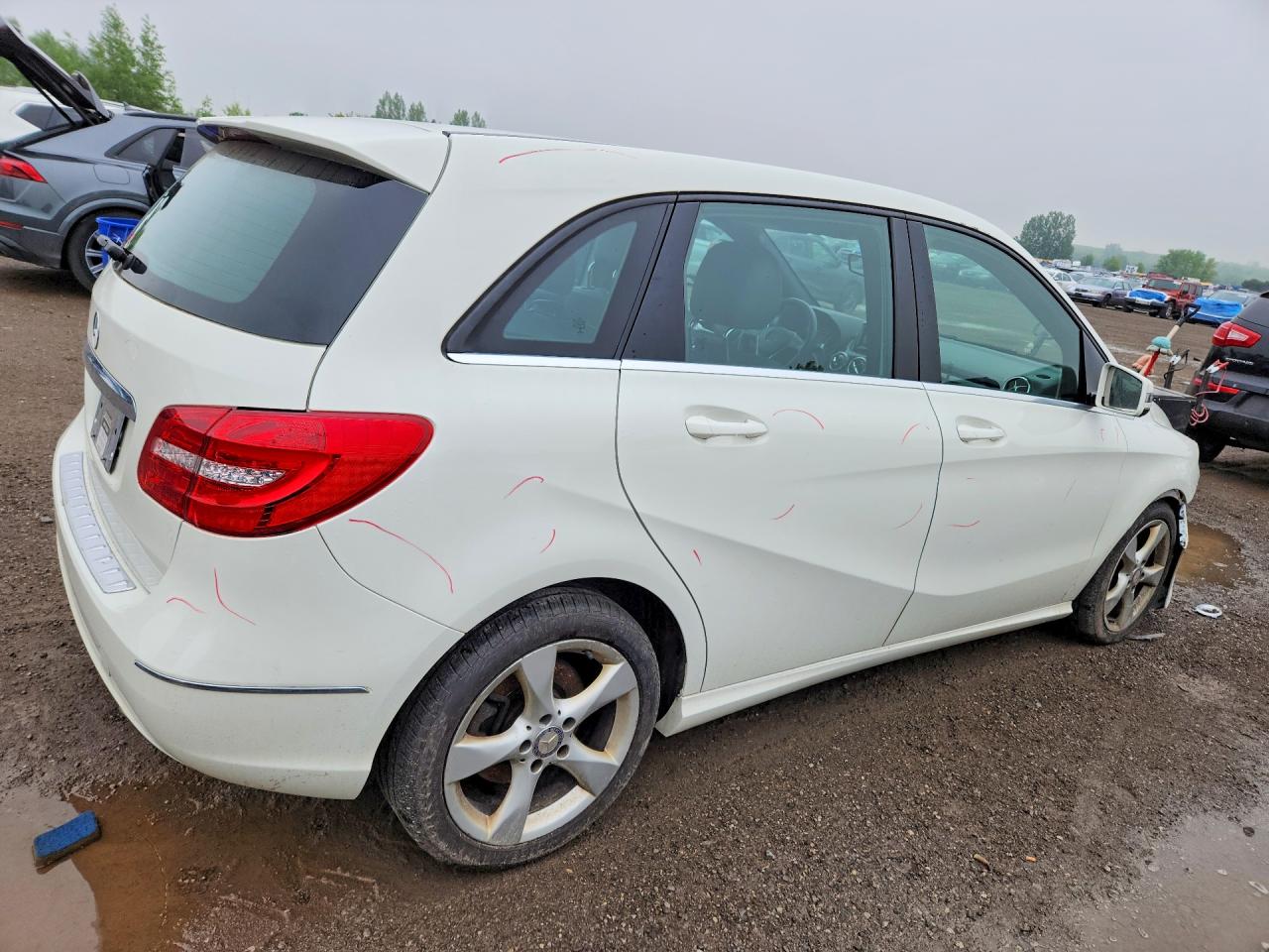2014 Mercedes-benz B250 White vin: WDDMH4EB6EJ183083