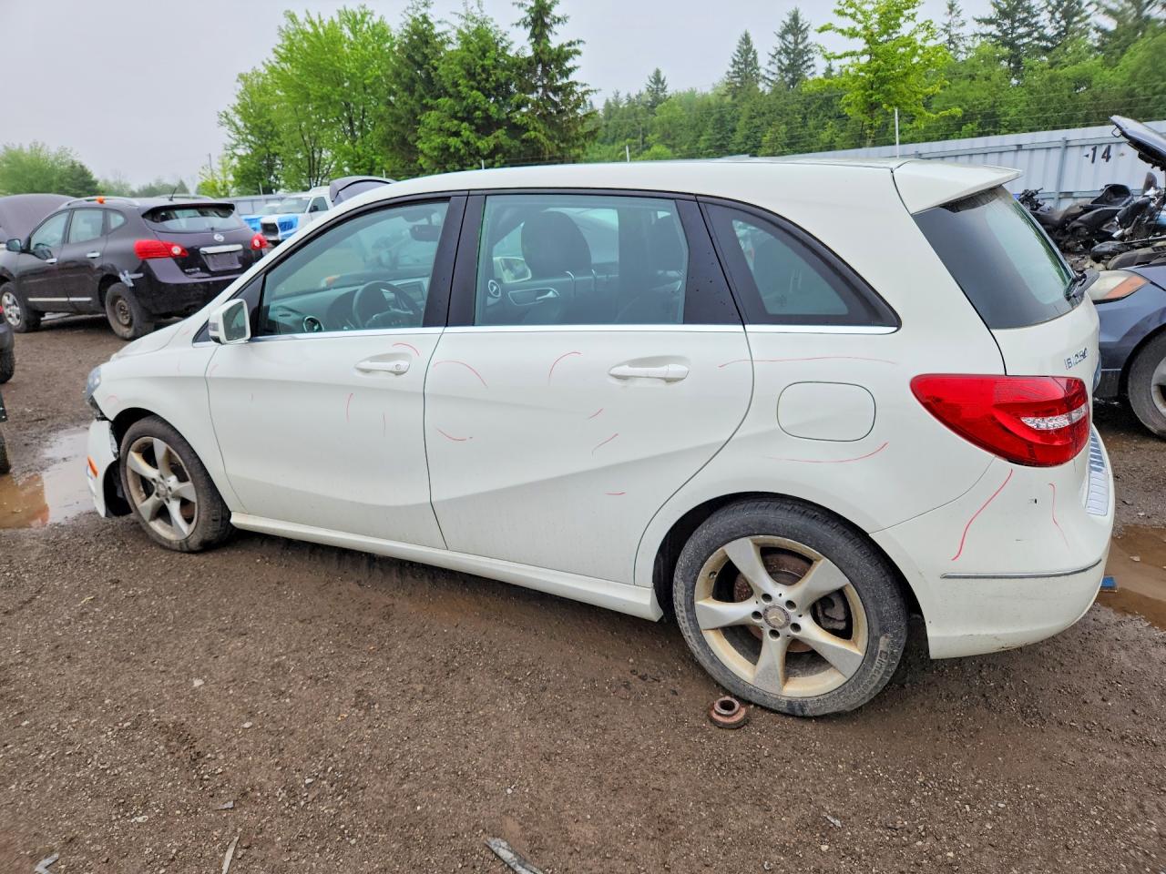 2014 Mercedes-benz B250 White vin: WDDMH4EB6EJ183083