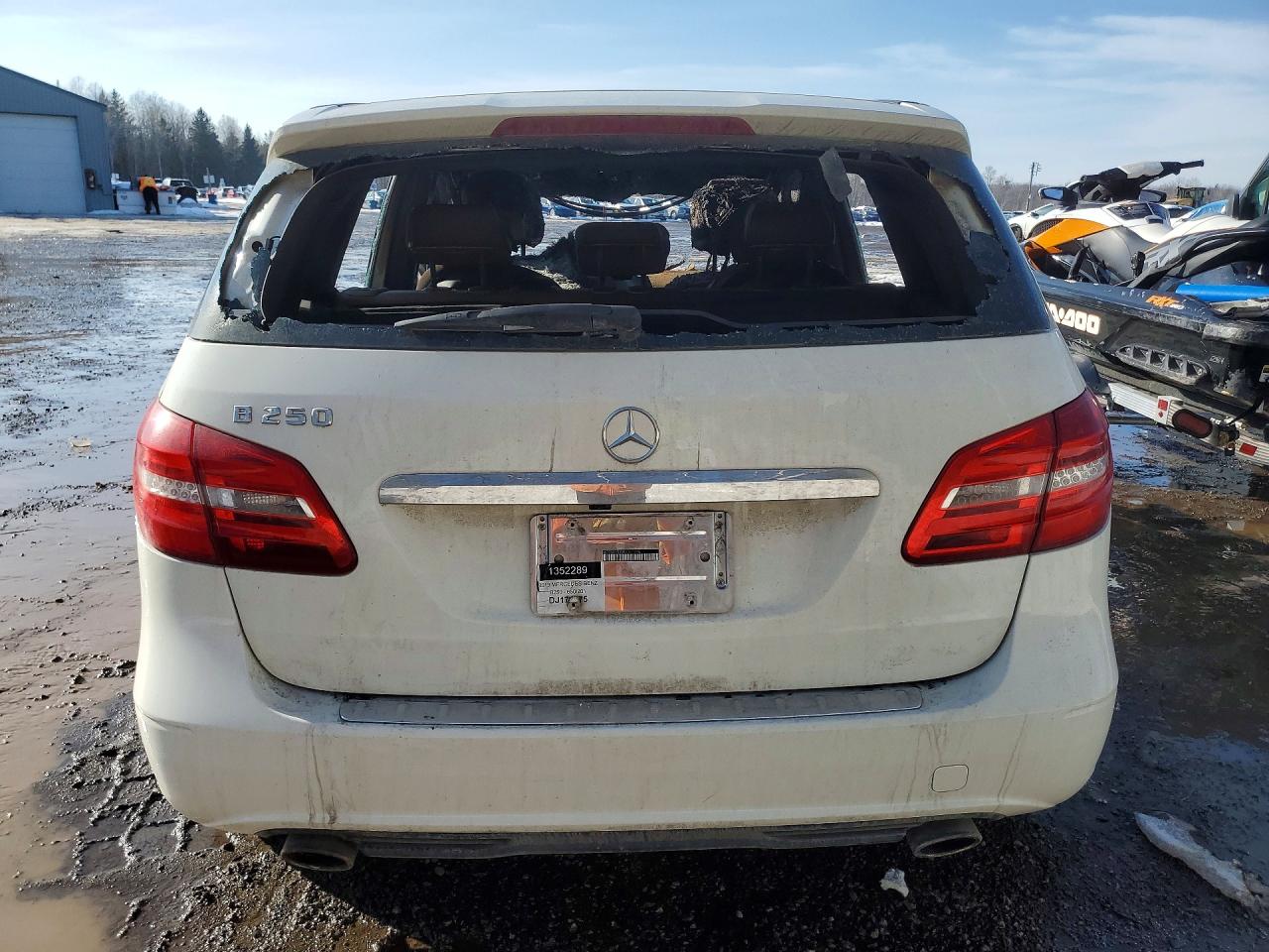 2013 Mercedes-benz B250 White vin: WDDMH4EBXDJ171775