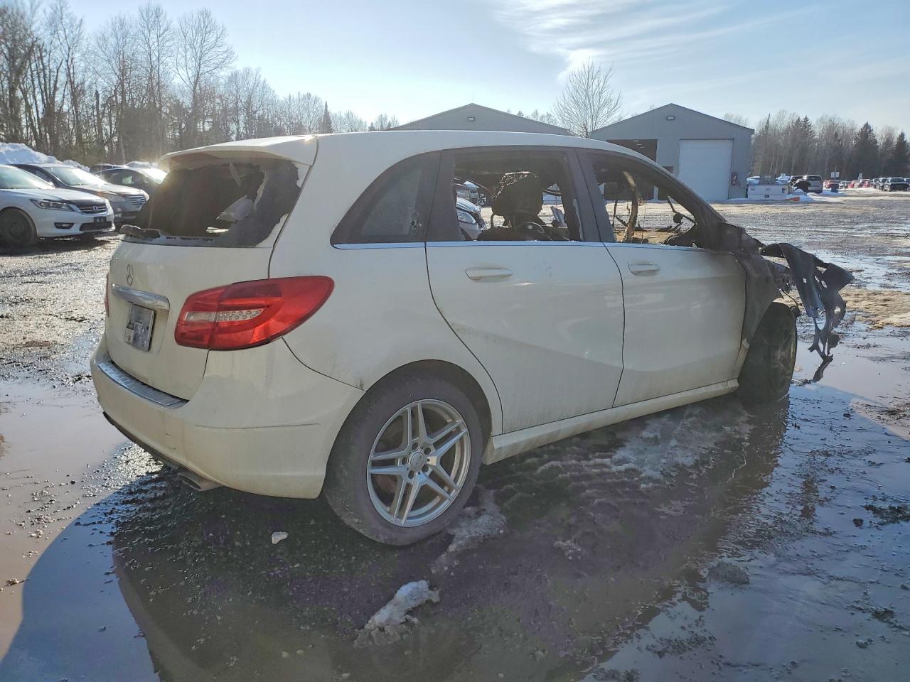 2013 Mercedes-benz B250 White vin: WDDMH4EBXDJ171775