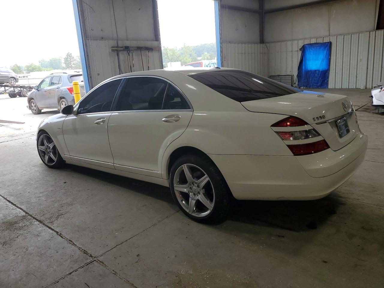 2007 Mercedes-benz S 550 White vin: WDDNG71X07A082134