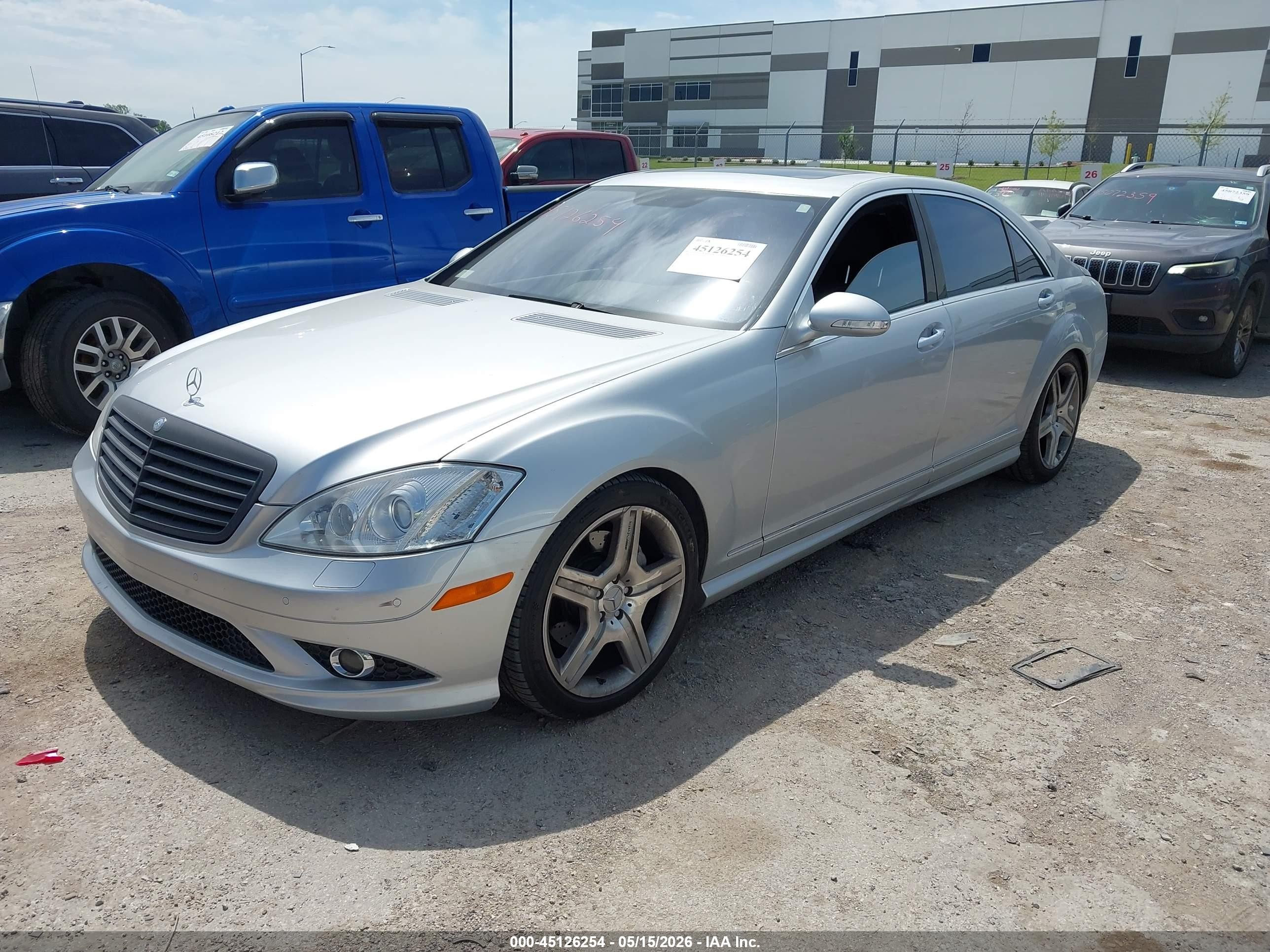 2008 Mercedes-benz S 550   Серебряный vin: WDDNG71X08A219977