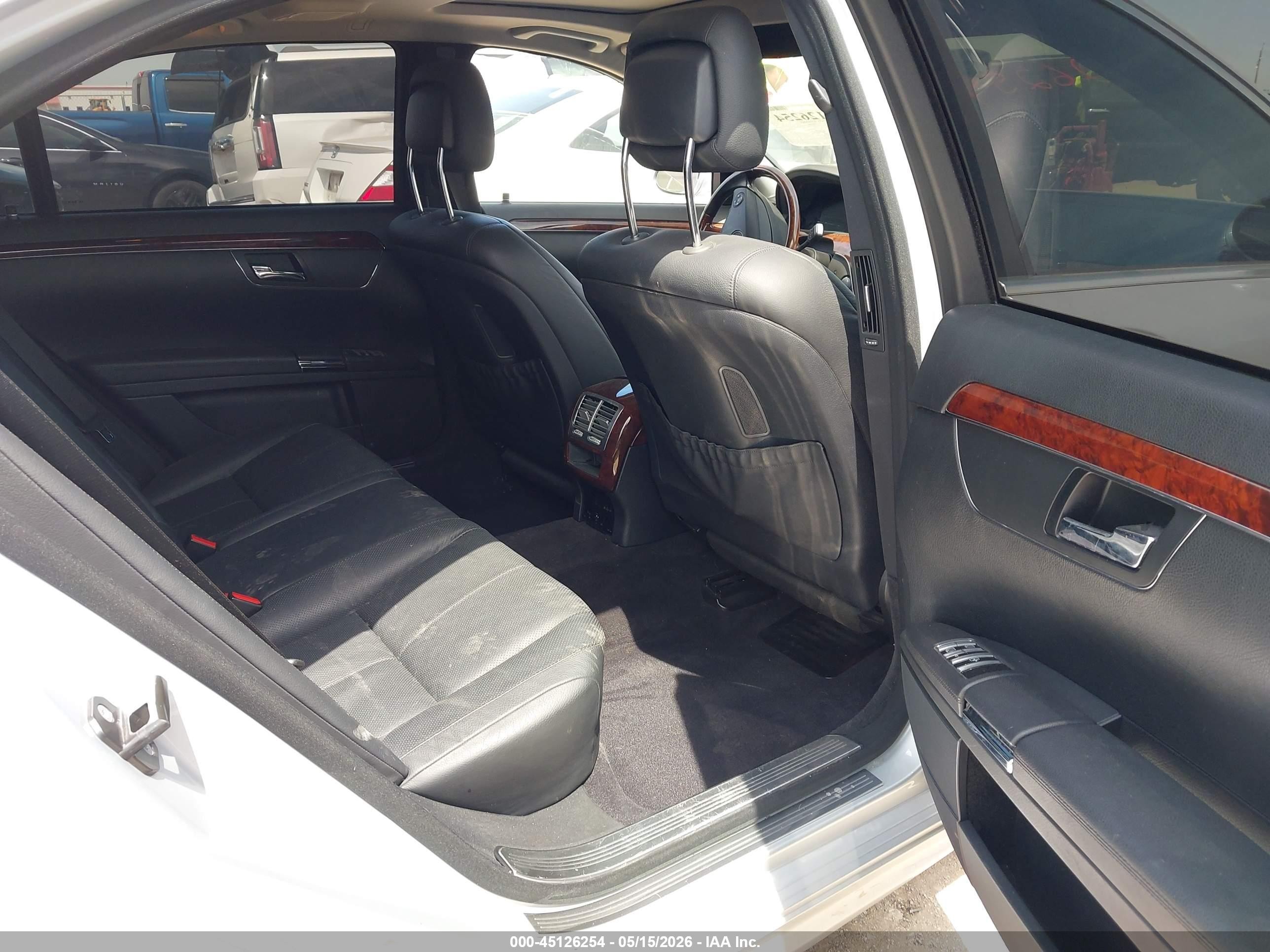 2008 Mercedes-benz S 550   Серебряный vin: WDDNG71X08A219977