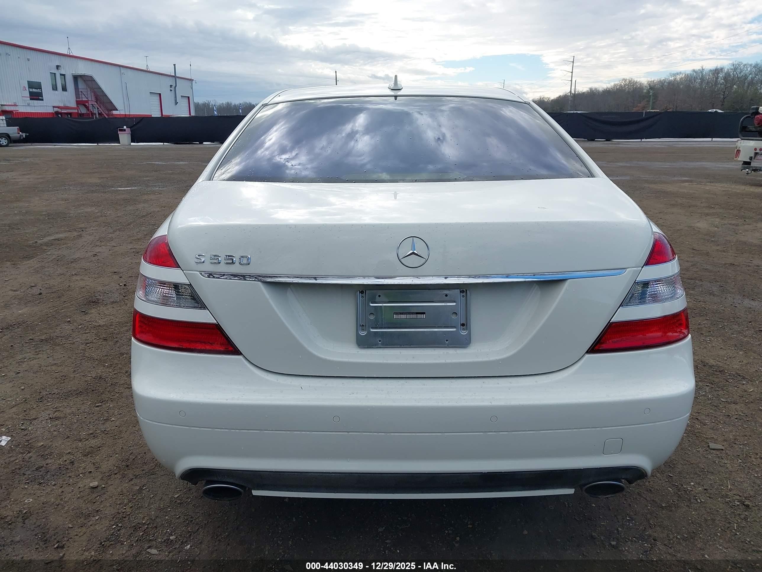 2009 Mercedes-benz S 550   Белый vin: WDDNG71X09A243245