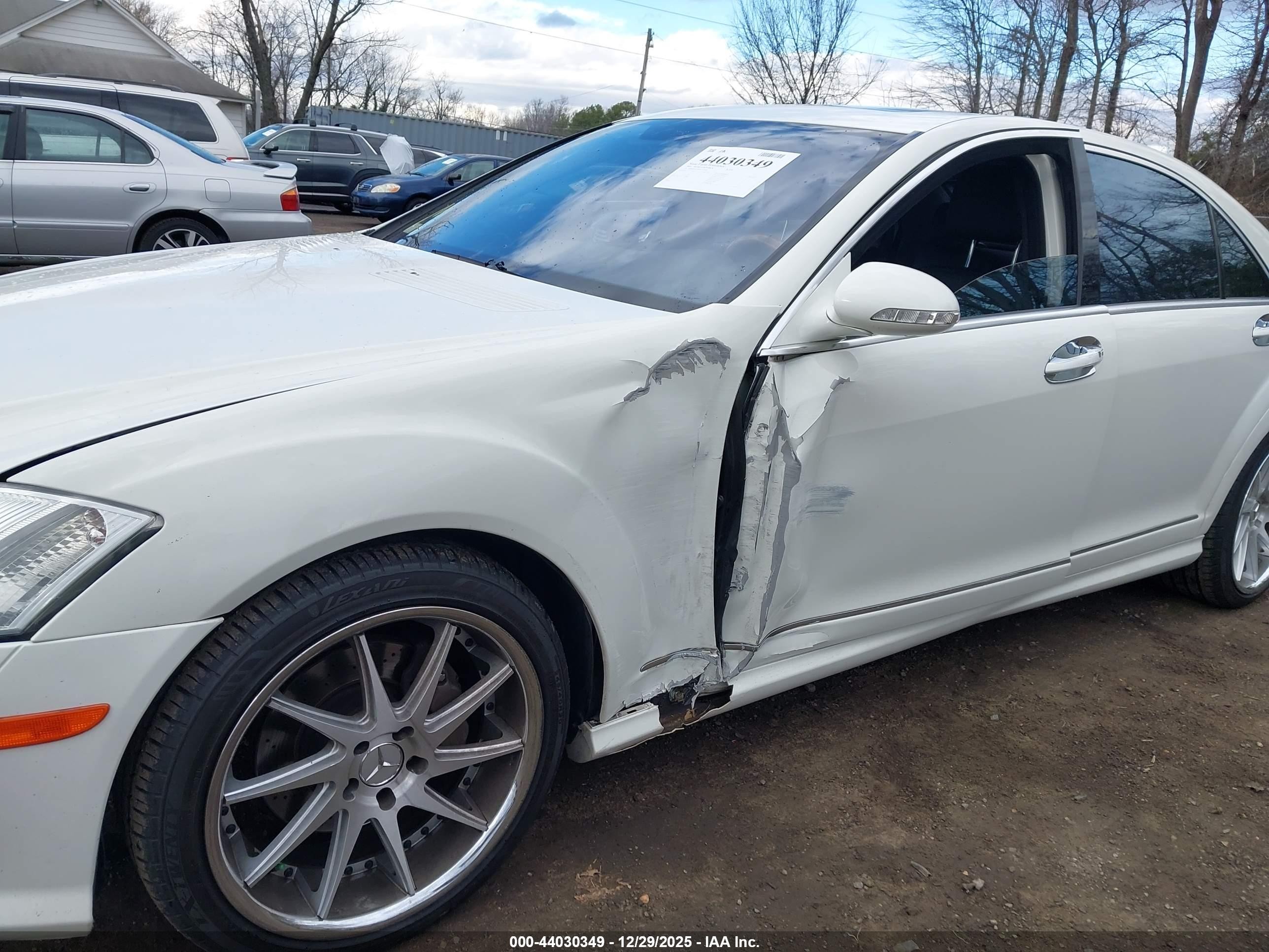 2009 Mercedes-benz S 550   Белый vin: WDDNG71X09A243245