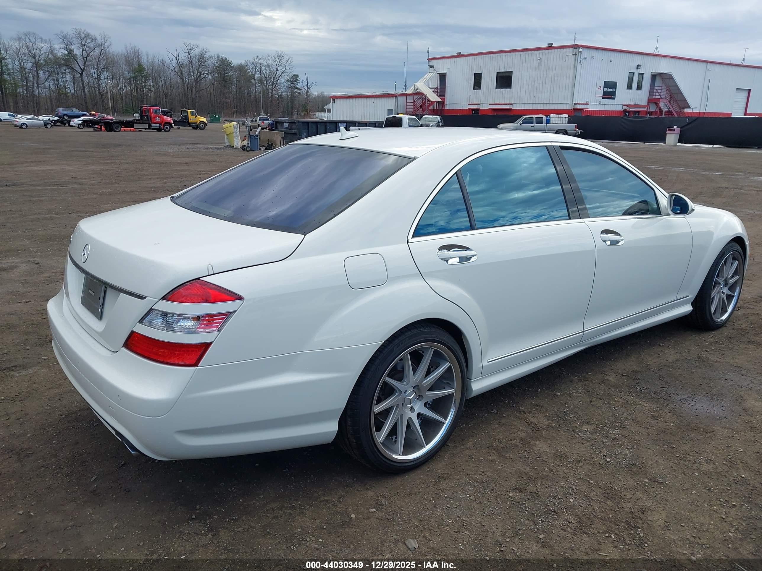 2009 Mercedes-benz S 550   Белый vin: WDDNG71X09A243245