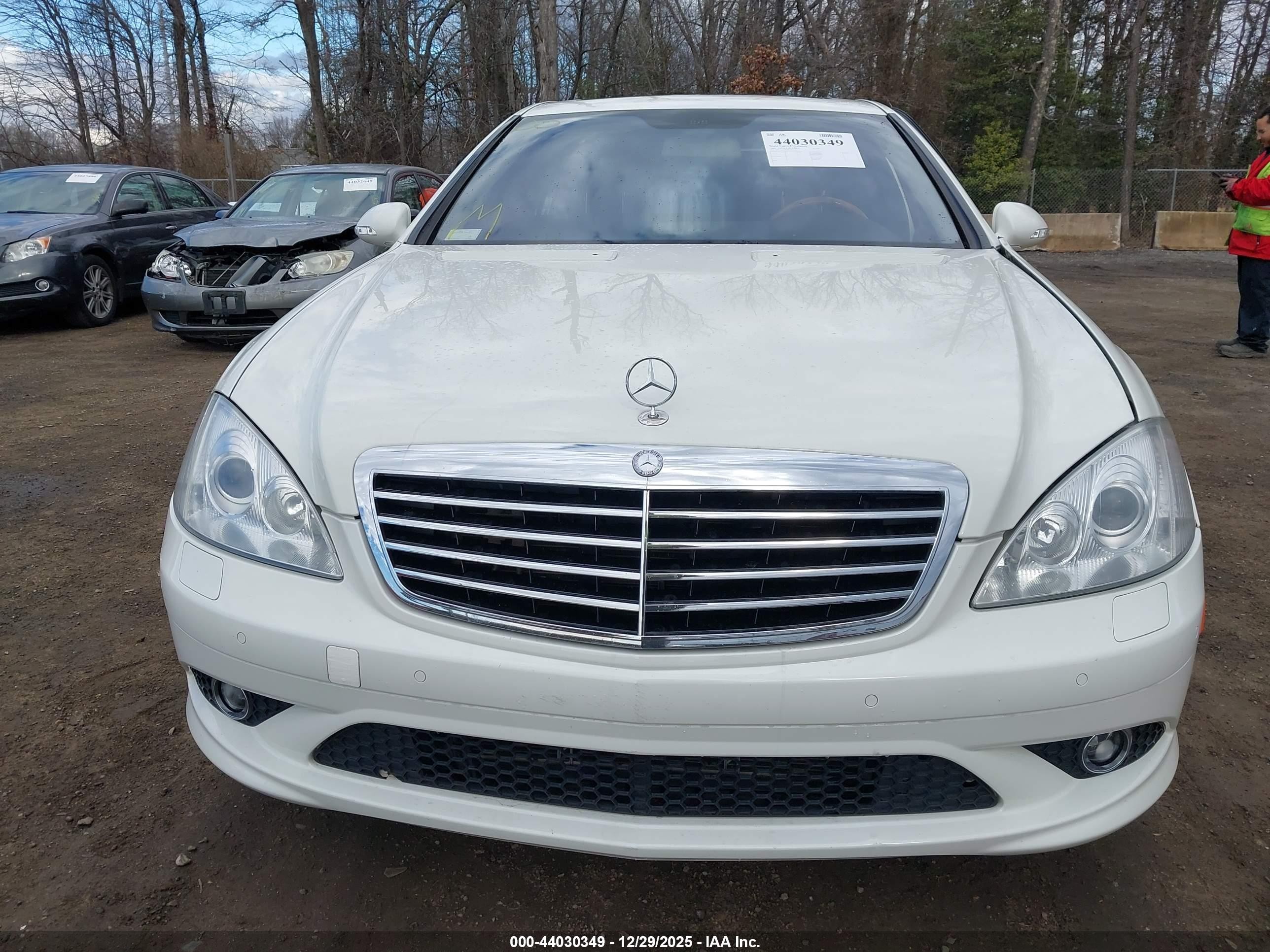 2009 Mercedes-benz S 550   Белый vin: WDDNG71X09A243245