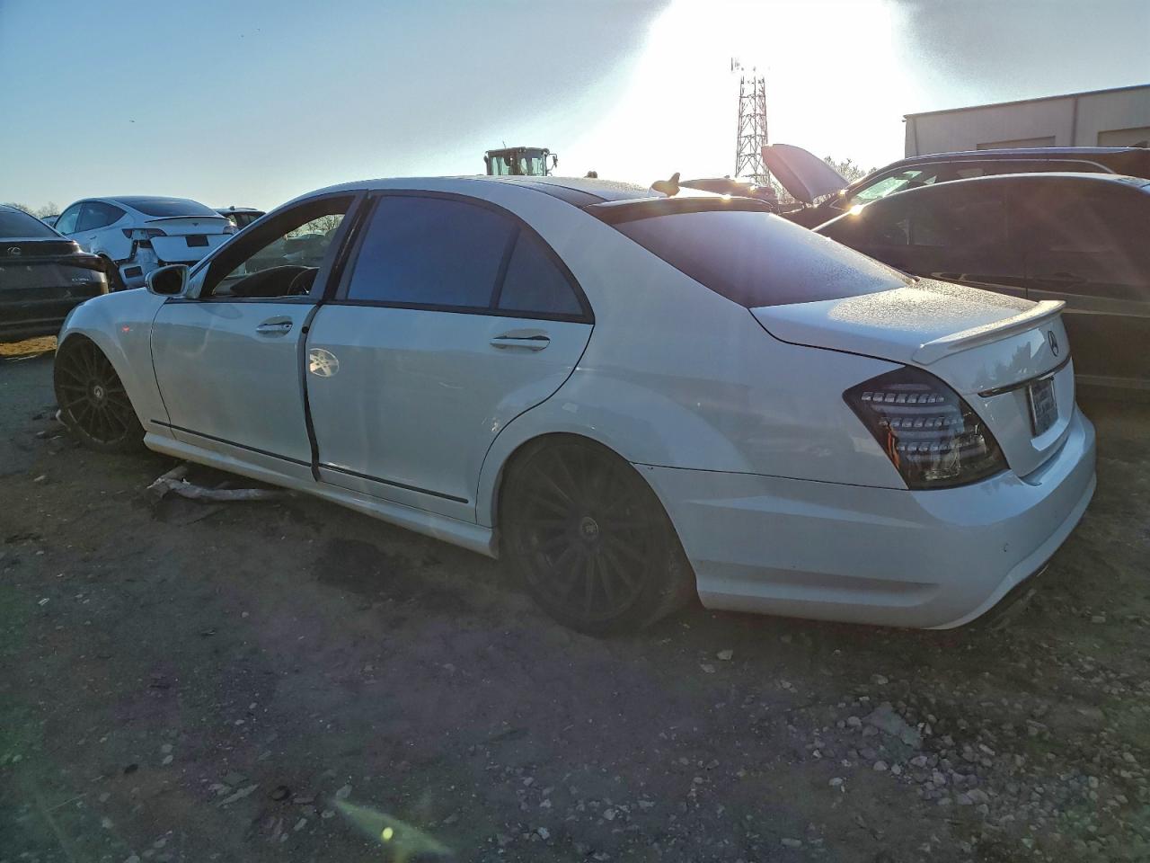 2009 Mercedes-benz S 550 White vin: WDDNG71X09A279047