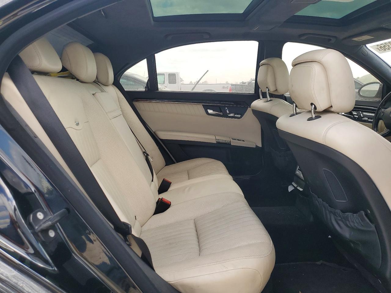 2009 Mercedes-benz S 550 Black vin: WDDNG71X09A282966
