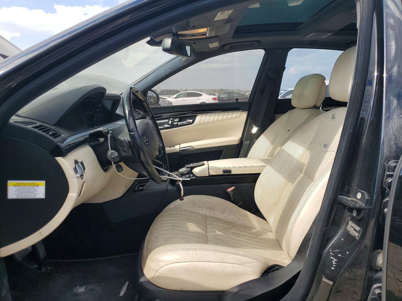2009 Mercedes-benz S 550 Black vin: WDDNG71X09A282966