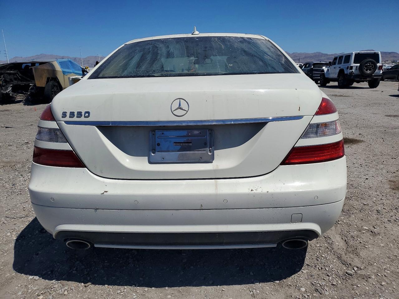 2009 Mercedes-benz S 550 White vin: WDDNG71X09A284717