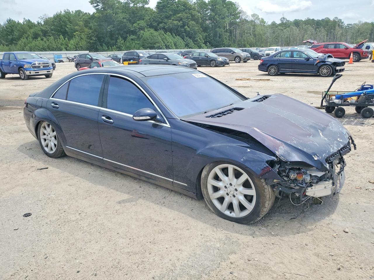 2007 Mercedes-benz S 550 Blue vin: WDDNG71X17A070400