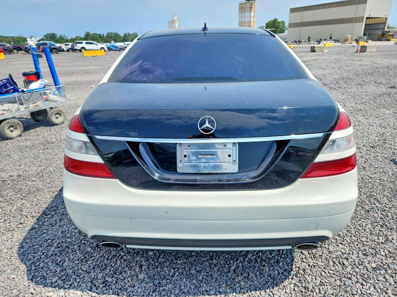 2009 Mercedes-benz S 550 White vin: WDDNG71X19A260281