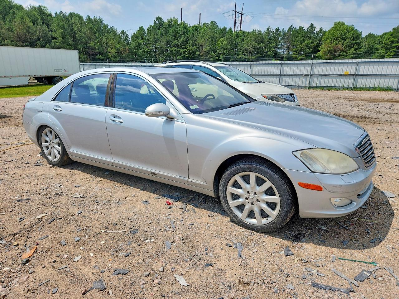 2007 Mercedes-benz S 550 Silver vin: WDDNG71X27A042850