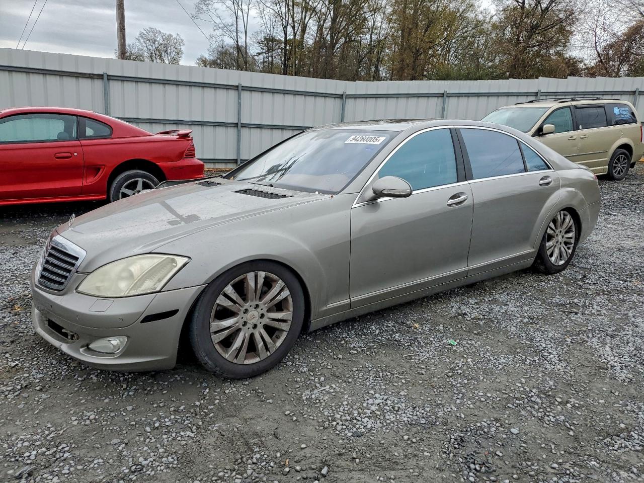 2009 Mercedes-benz S 550 Silver vin: WDDNG71X29A259429