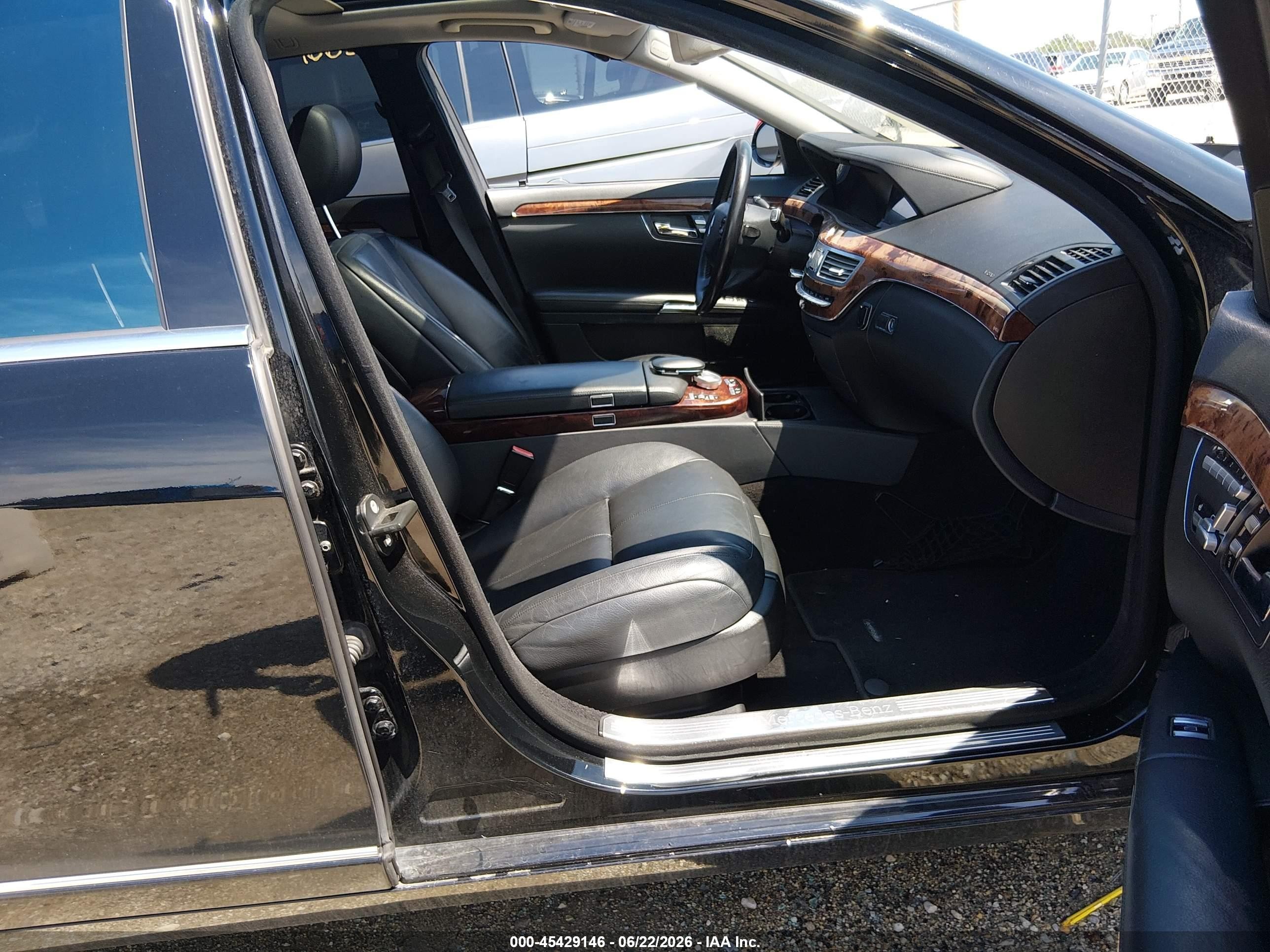 2007 Mercedes-benz S 550 Black vin: WDDNG71X37A073864