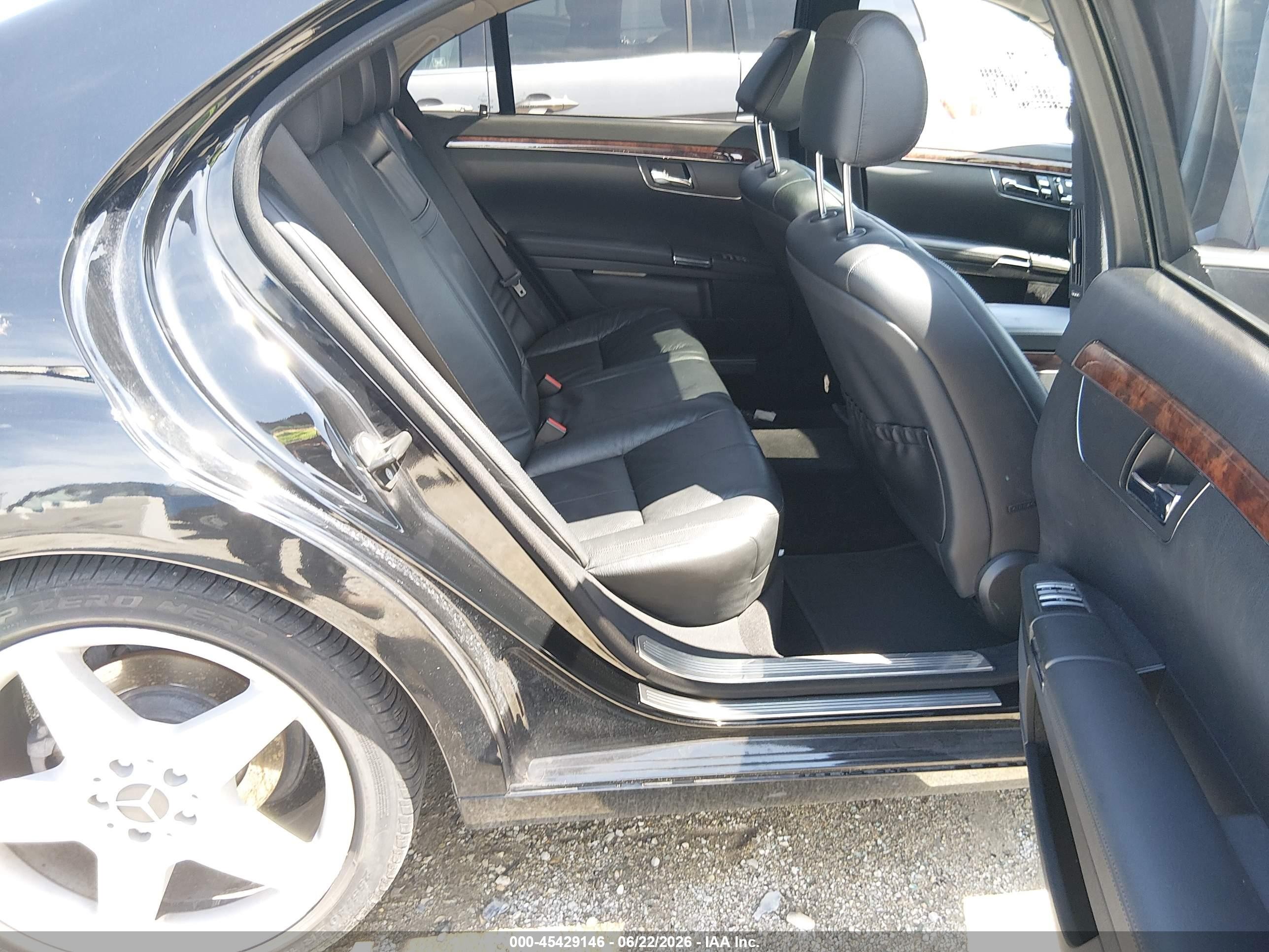 2007 Mercedes-benz S 550 Black vin: WDDNG71X37A073864
