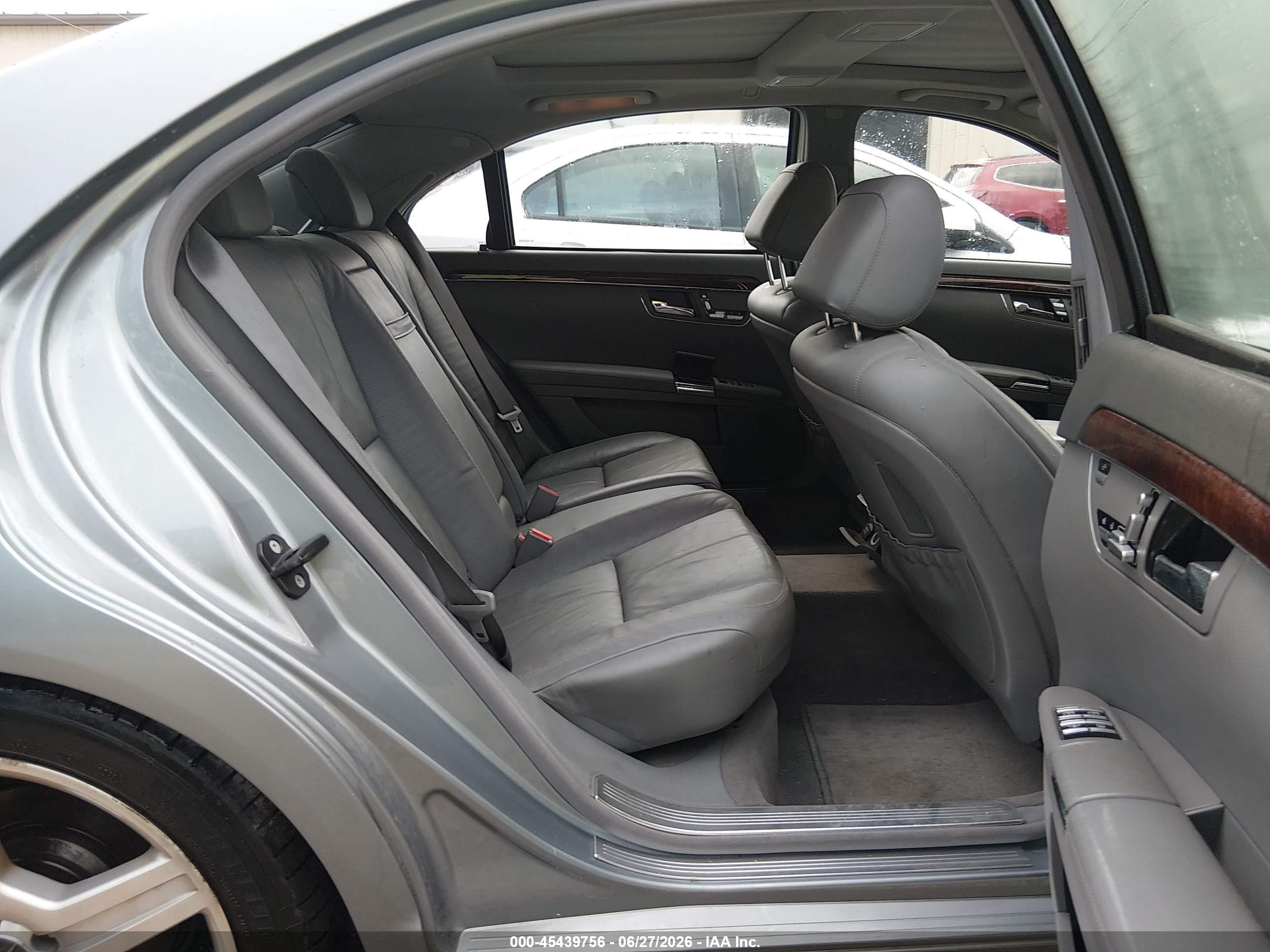 2007 Mercedes-benz S 550   Gray vin: WDDNG71X37A084976