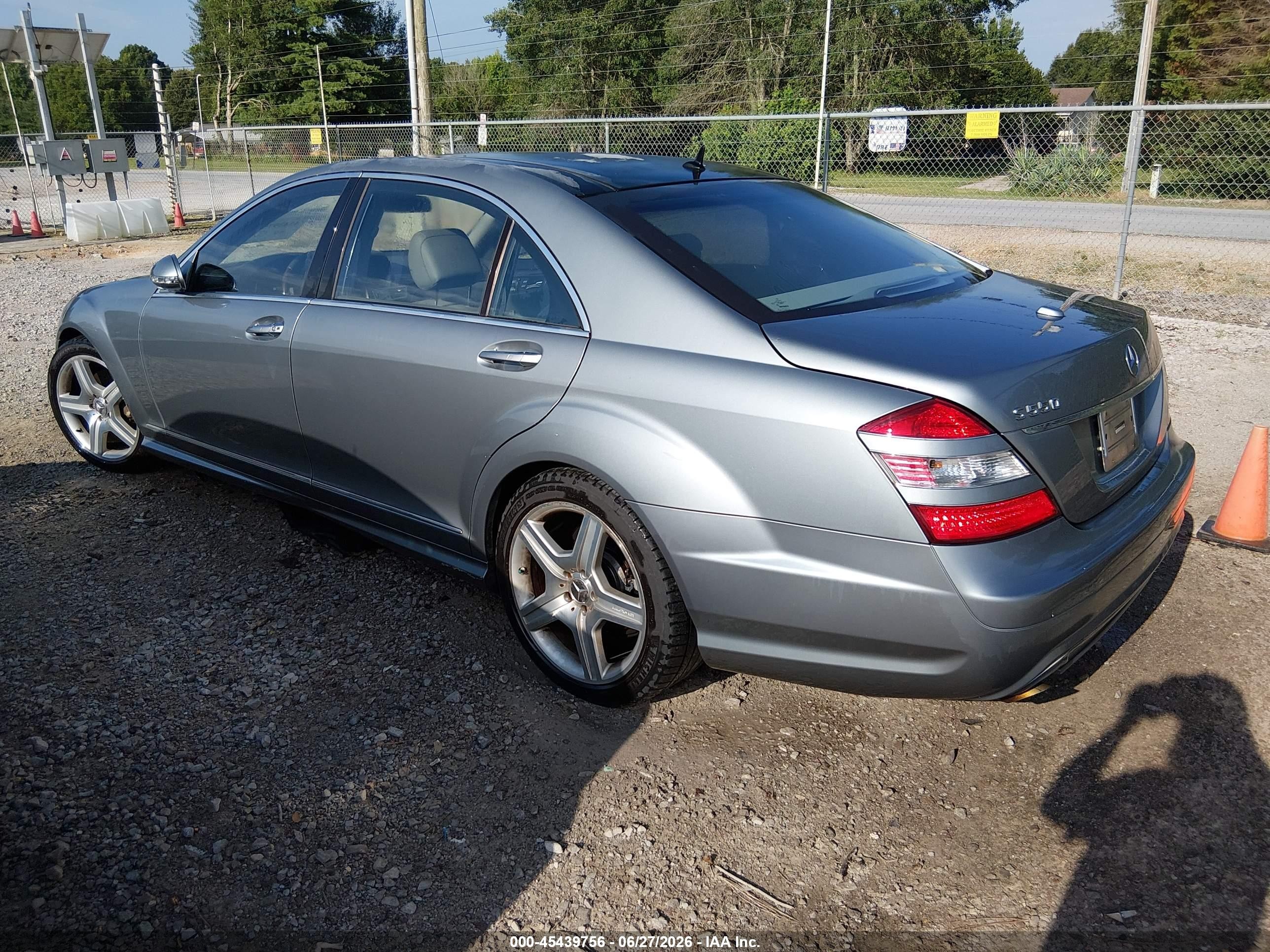 2007 Mercedes-benz S 550   Gray vin: WDDNG71X37A084976