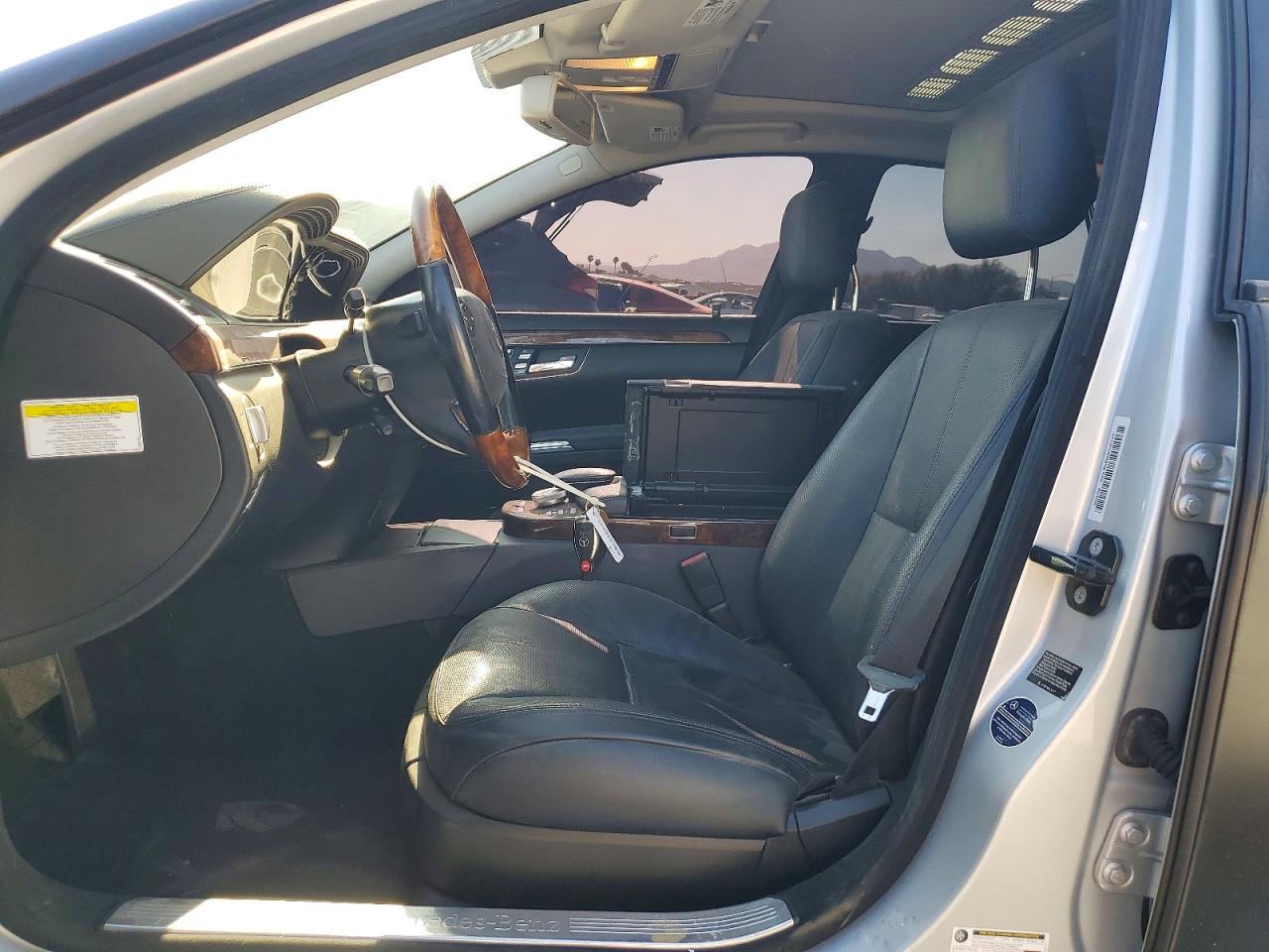 2008 Mercedes-benz S 550 Black vin: WDDNG71X38A210884