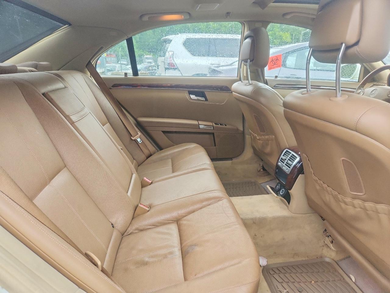 2009 Mercedes-benz S 550 White vin: WDDNG71X39A246107