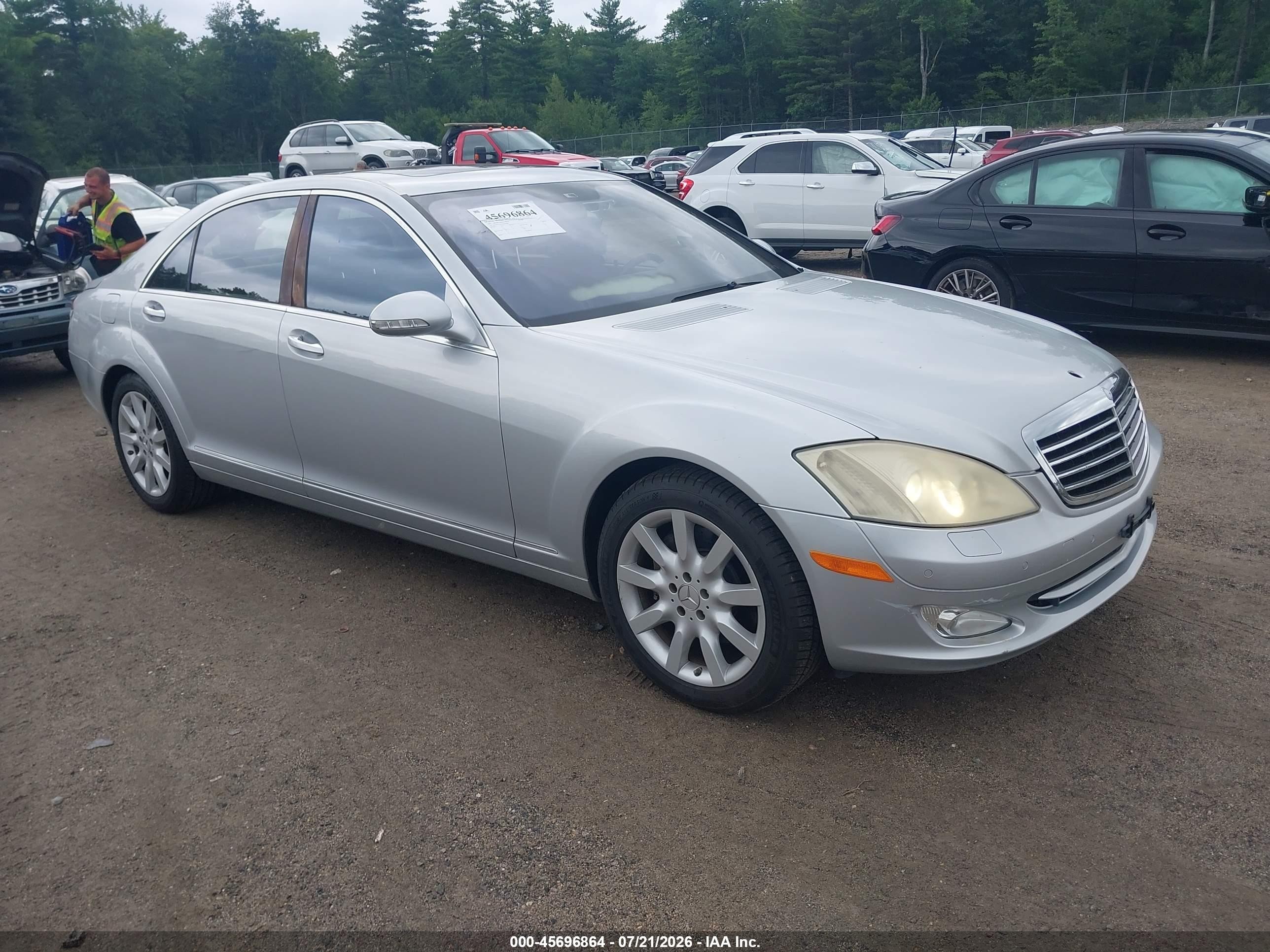 2007 Mercedes-benz S 550   Silver vin: WDDNG71X47A036290