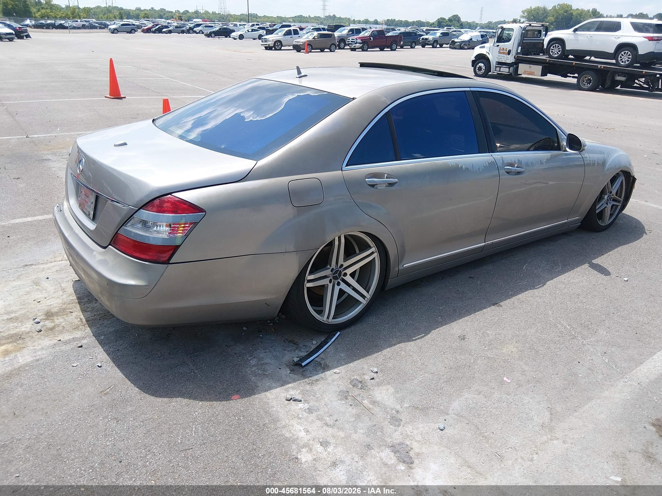 2007 Mercedes-benz S 550 Gray vin: WDDNG71X47A051758