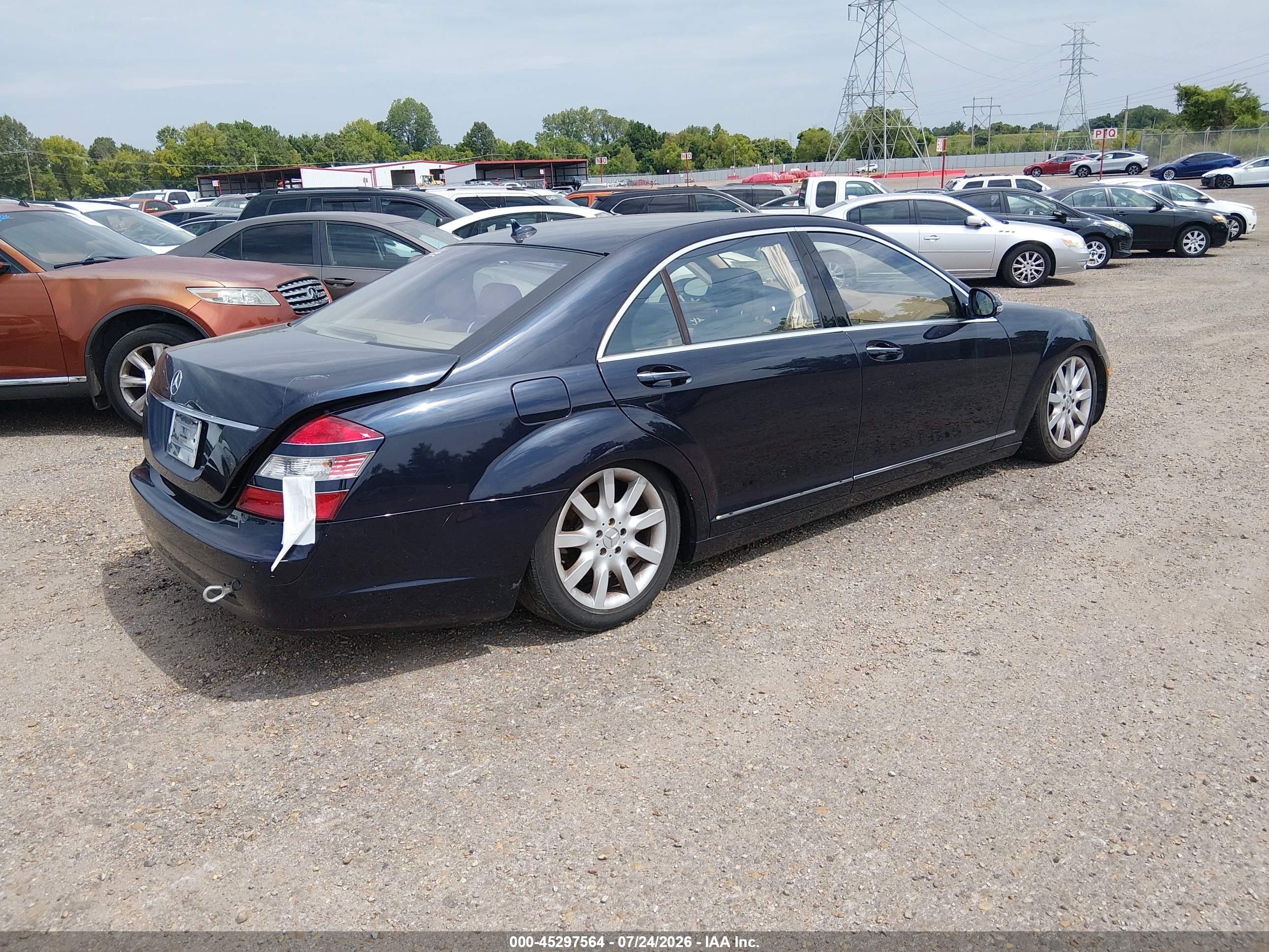 2007 Mercedes-benz S 550   Blue vin: WDDNG71X47A120870