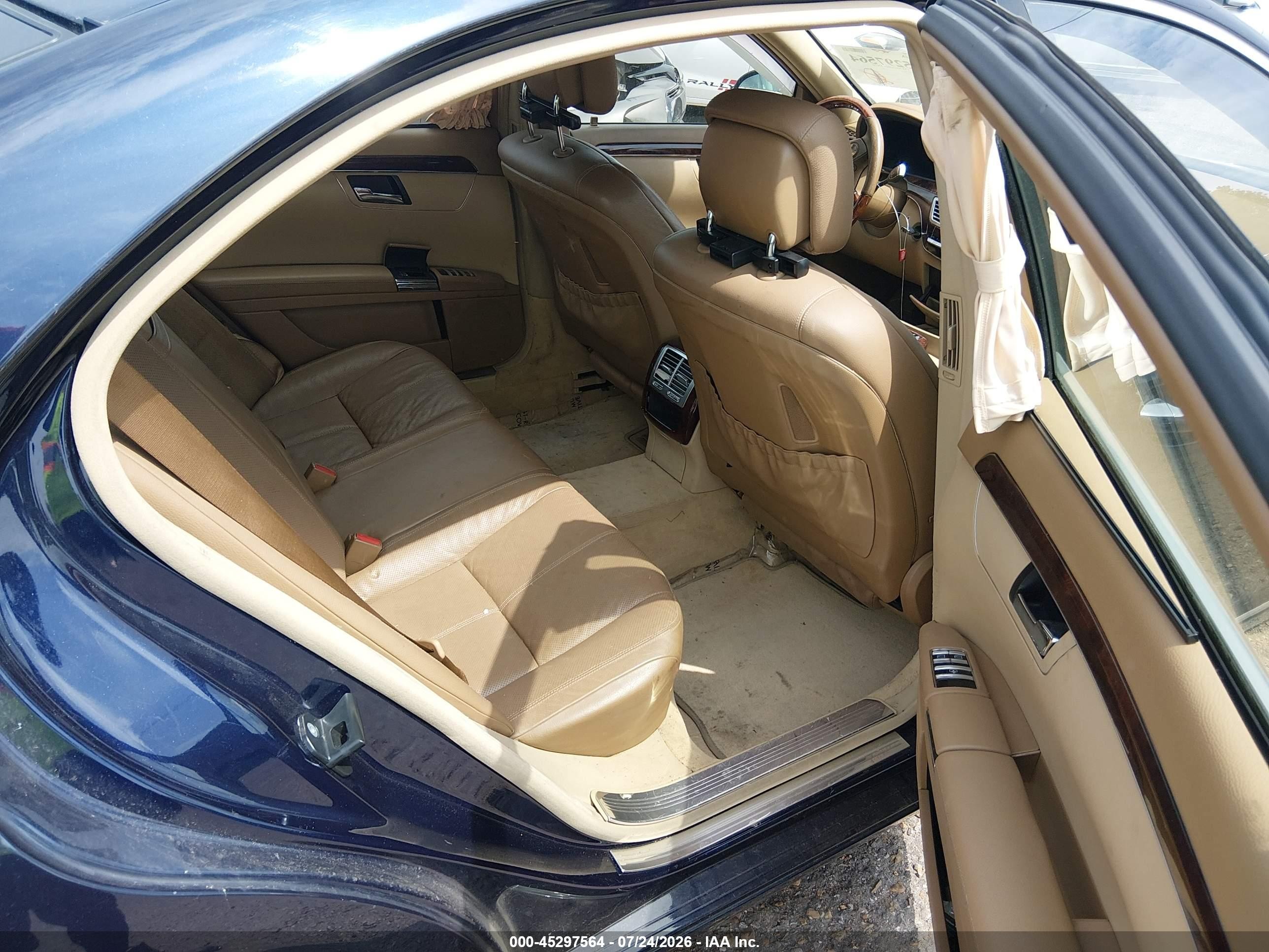 2007 Mercedes-benz S 550   Blue vin: WDDNG71X47A120870