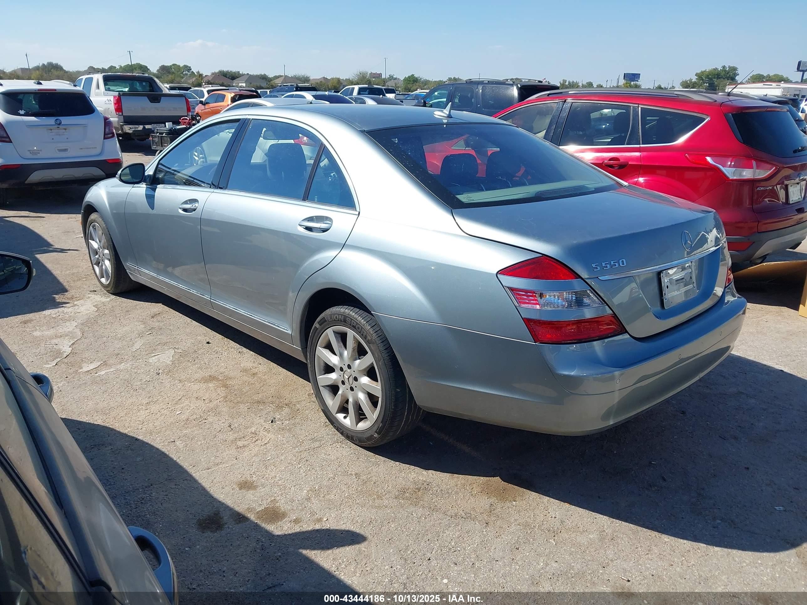 2008 Mercedes-benz S 550   Light Blue vin: WDDNG71X58A153037