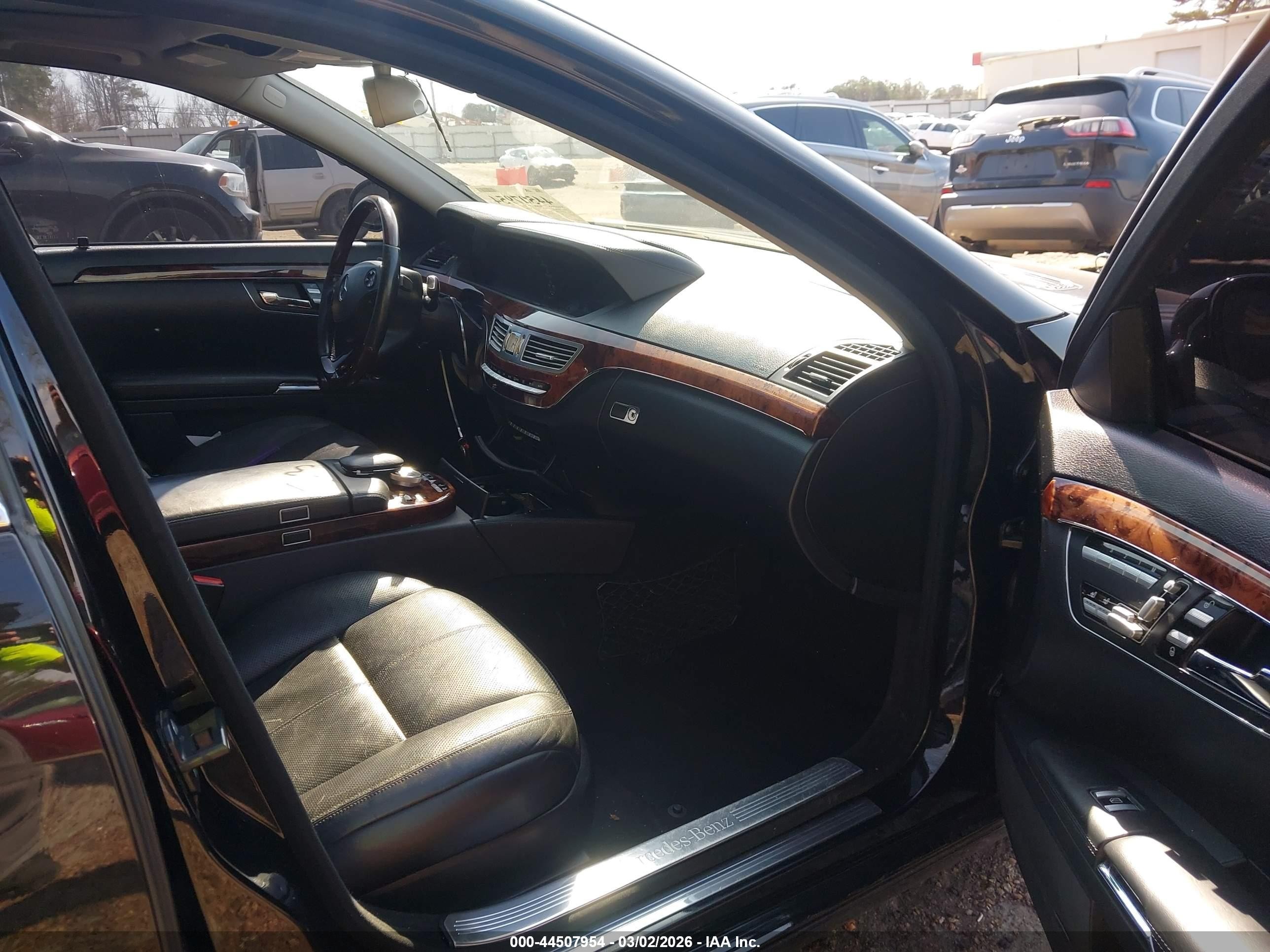 2007 Mercedes-benz S 550   Черный vin: WDDNG71X67A059697