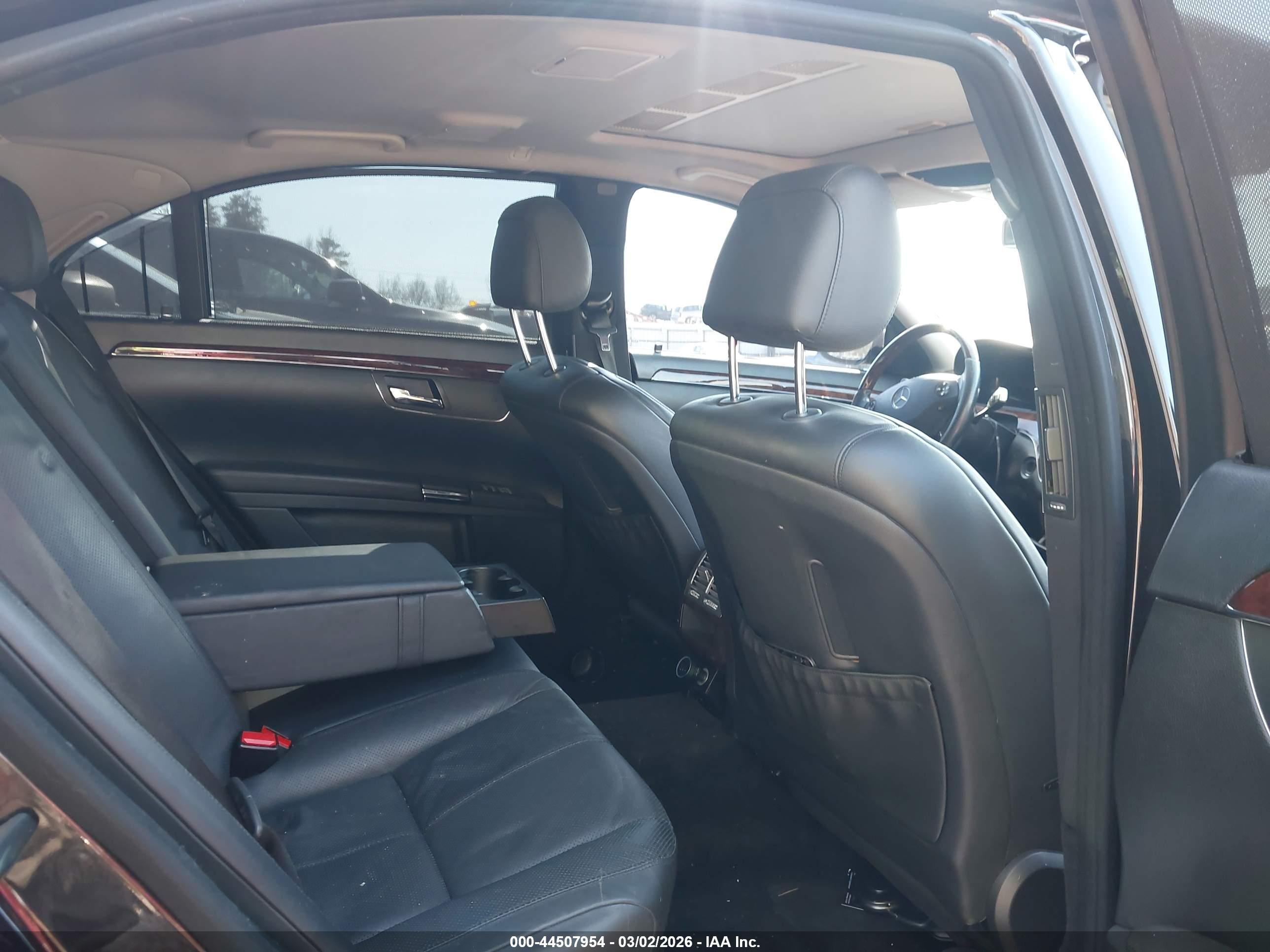 2007 Mercedes-benz S 550   Черный vin: WDDNG71X67A059697