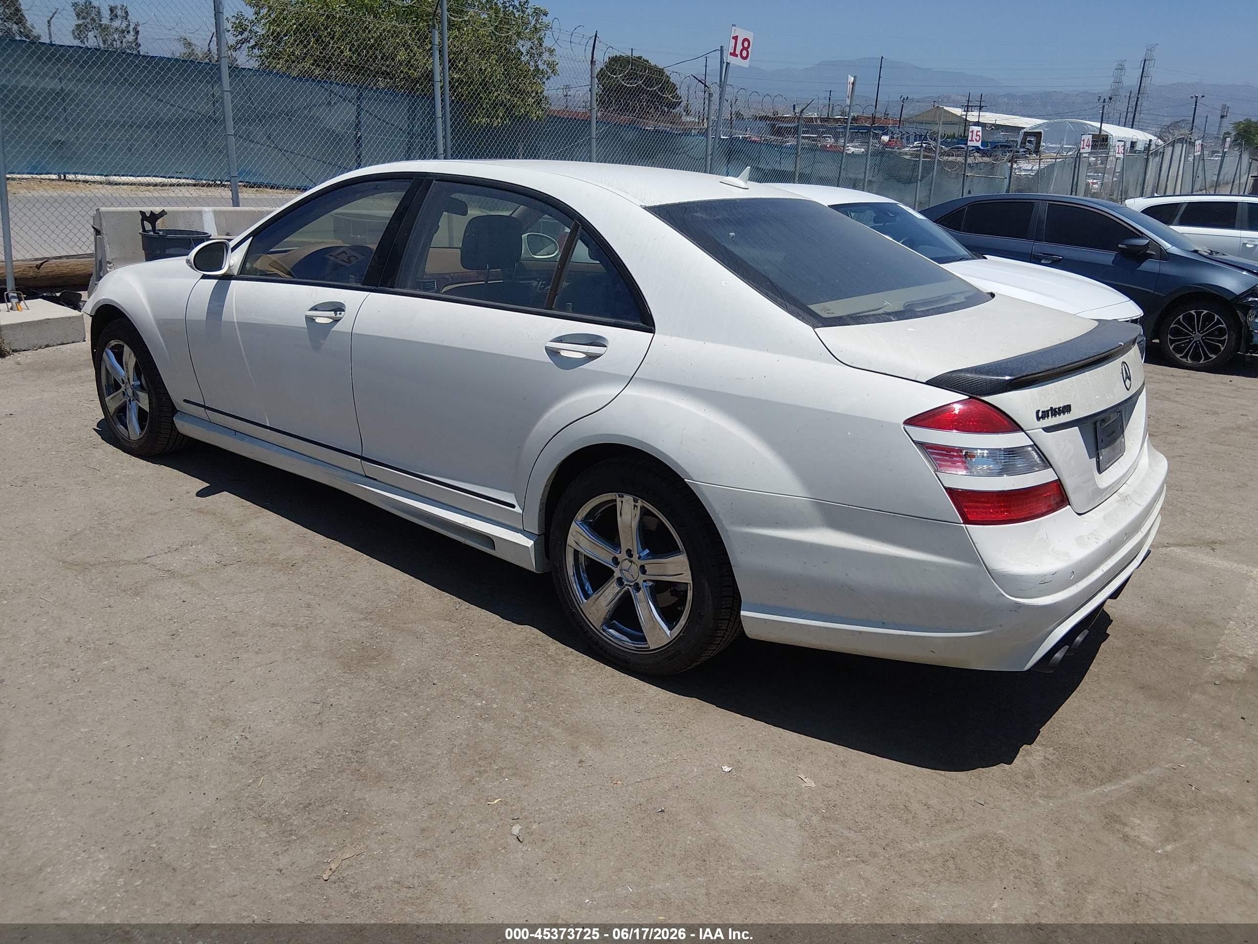 2007 Mercedes-benz S 550   White vin: WDDNG71X67A134026