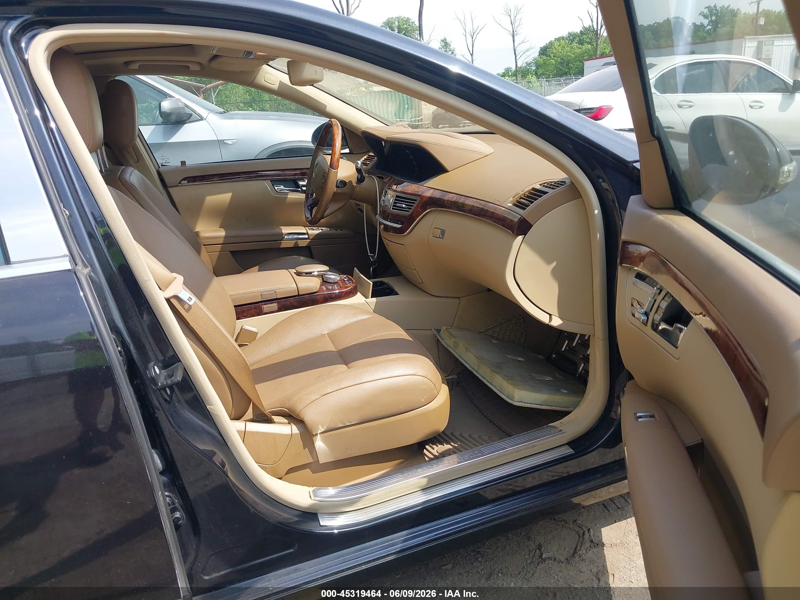 2008 Mercedes-benz S 550   Dark Blue vin: WDDNG71X68A176097