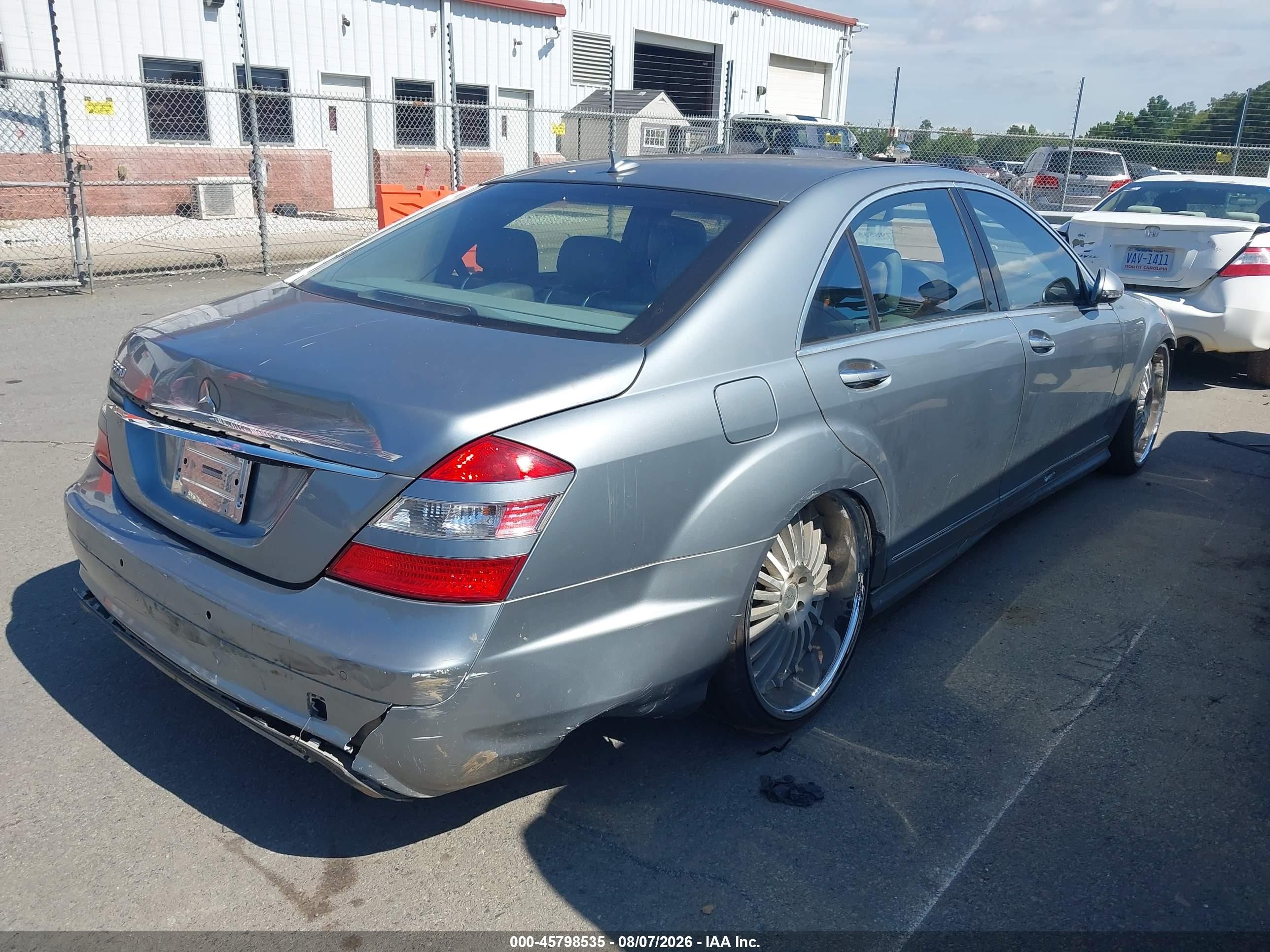2008 Mercedes-benz S 550 Silver vin: WDDNG71X68A189092