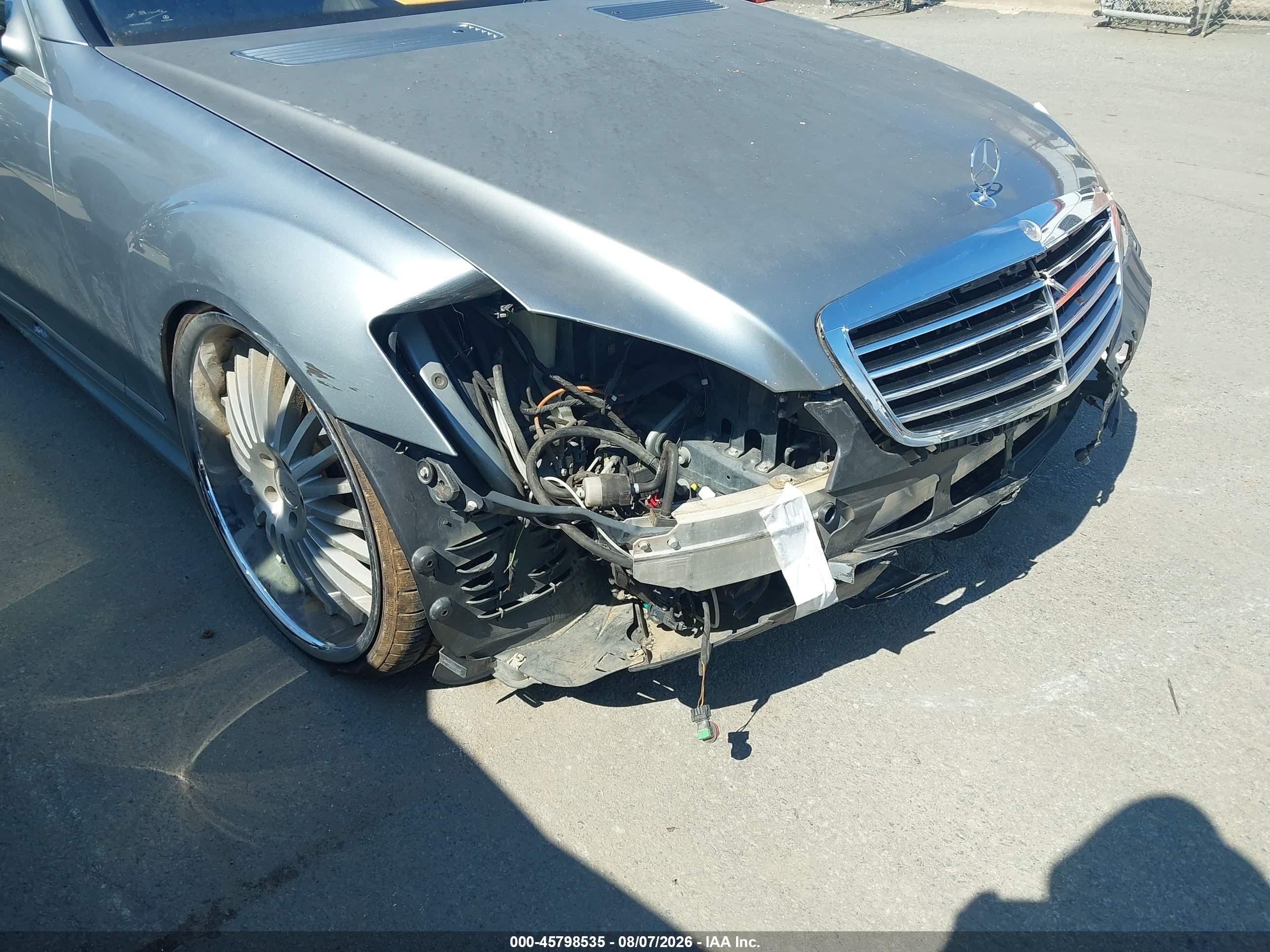 2008 Mercedes-benz S 550 Silver vin: WDDNG71X68A189092