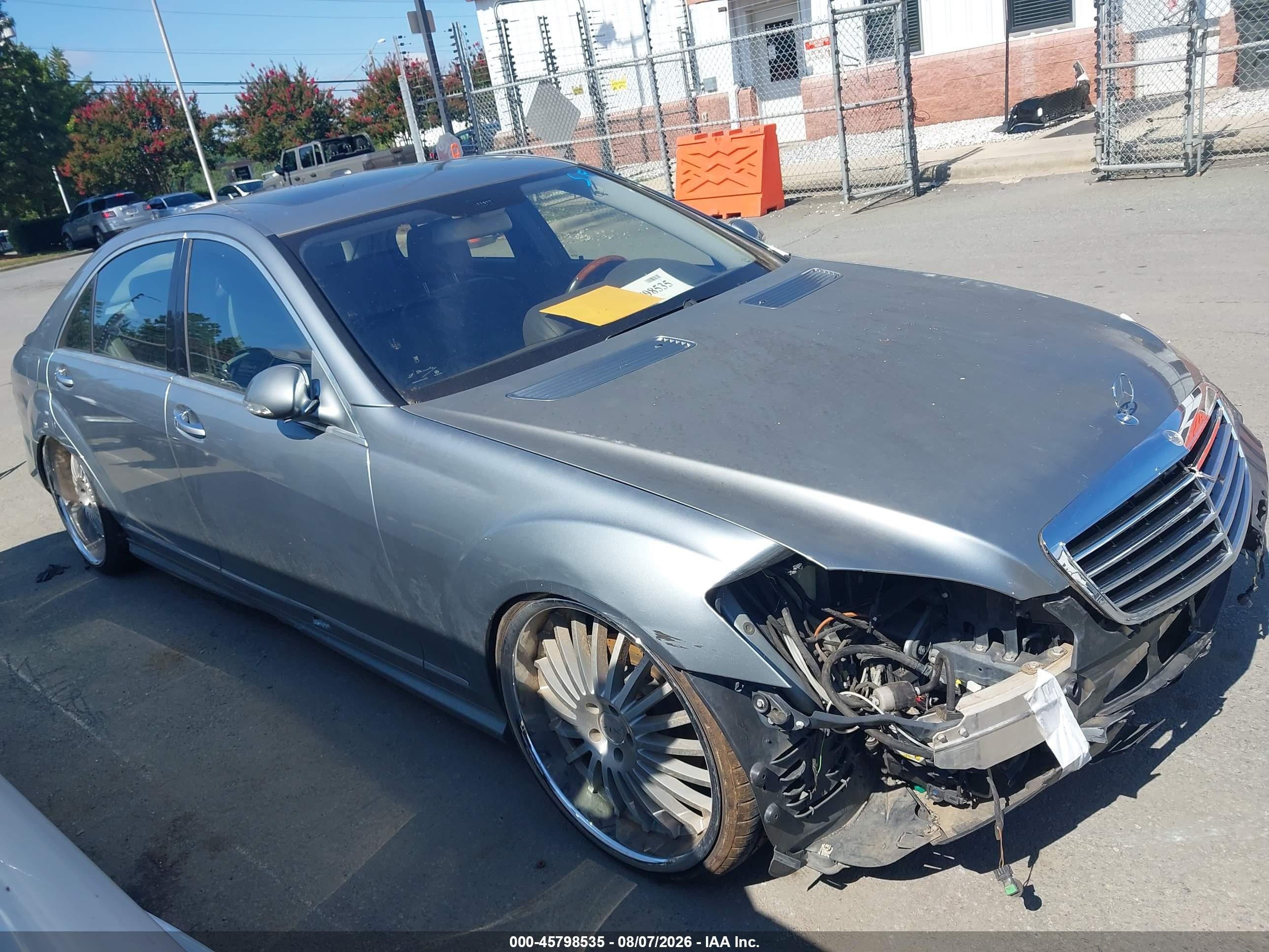 2008 Mercedes-benz S 550 Silver vin: WDDNG71X68A189092