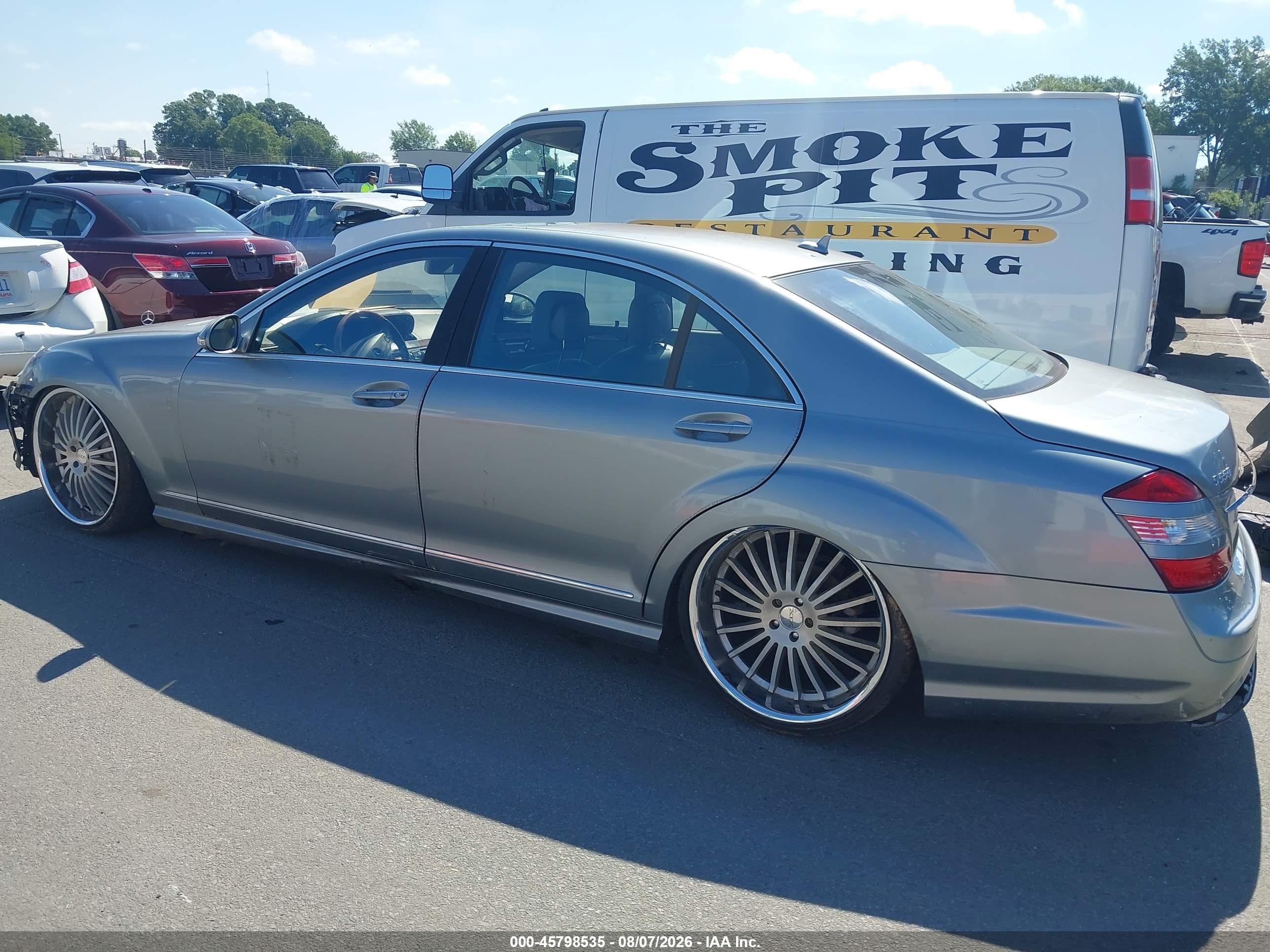 2008 Mercedes-benz S 550 Silver vin: WDDNG71X68A189092