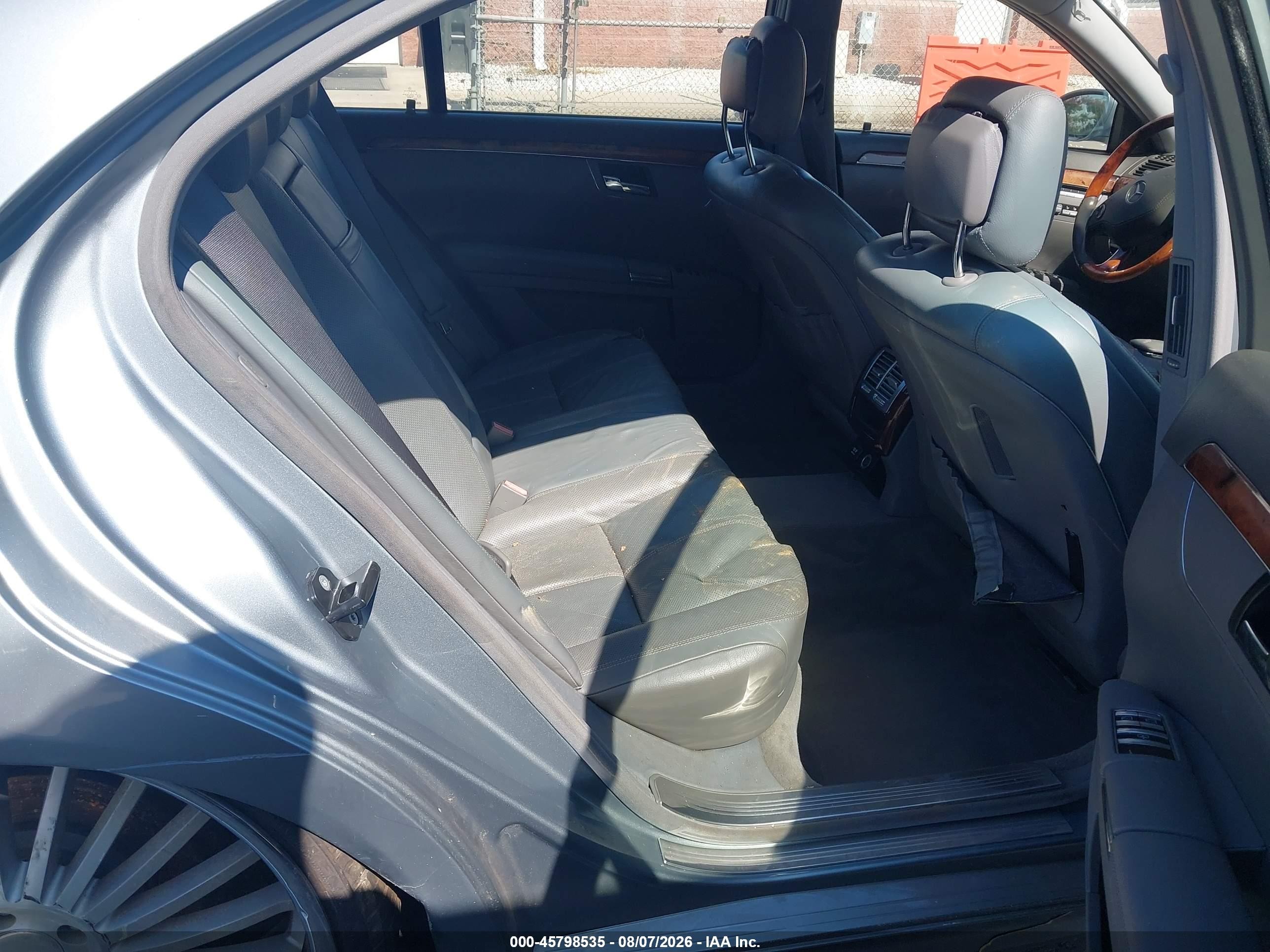 2008 Mercedes-benz S 550 Silver vin: WDDNG71X68A189092