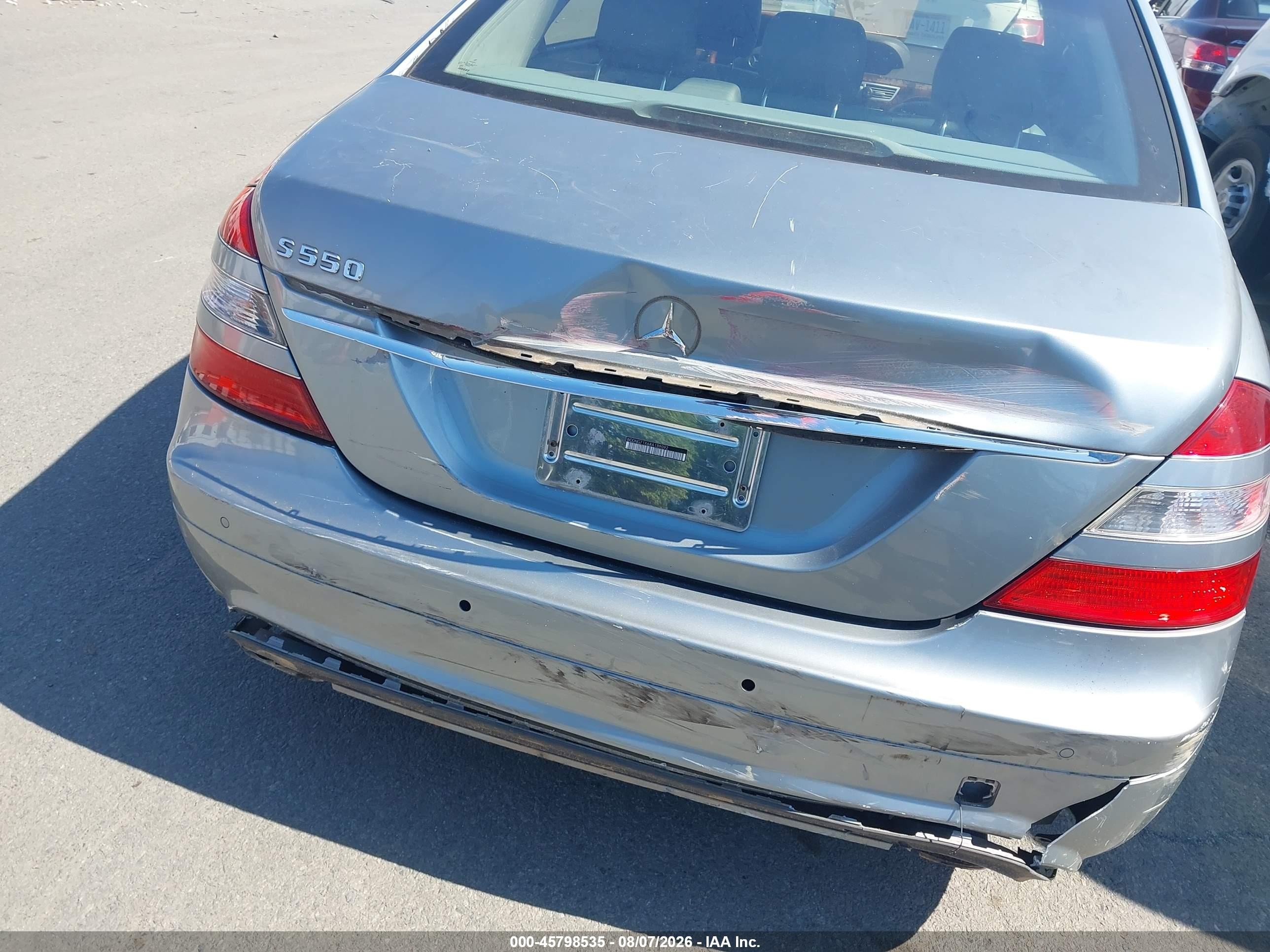 2008 Mercedes-benz S 550 Silver vin: WDDNG71X68A189092