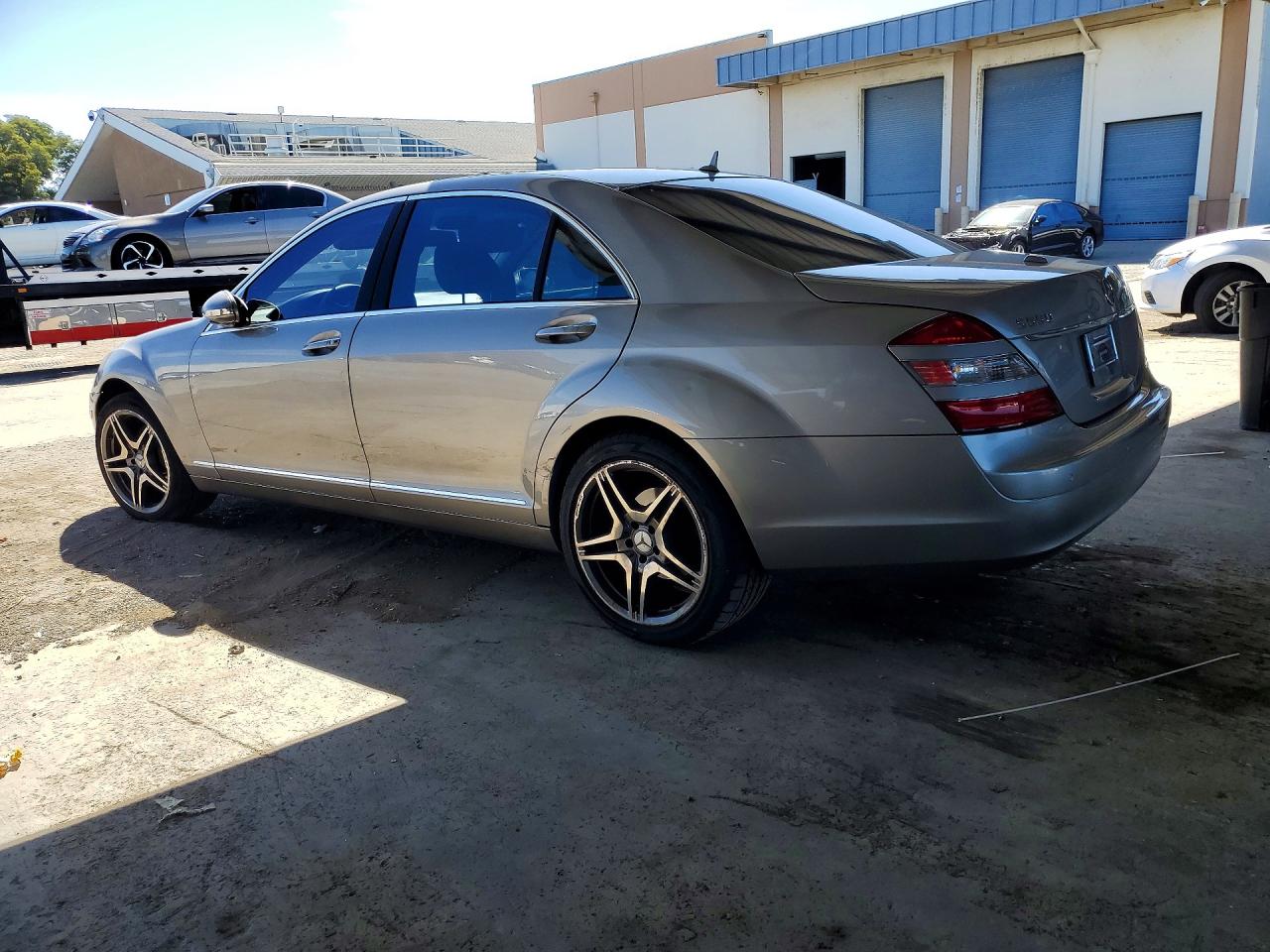 2007 Mercedes-benz S 550 Silver vin: WDDNG71X77A077089