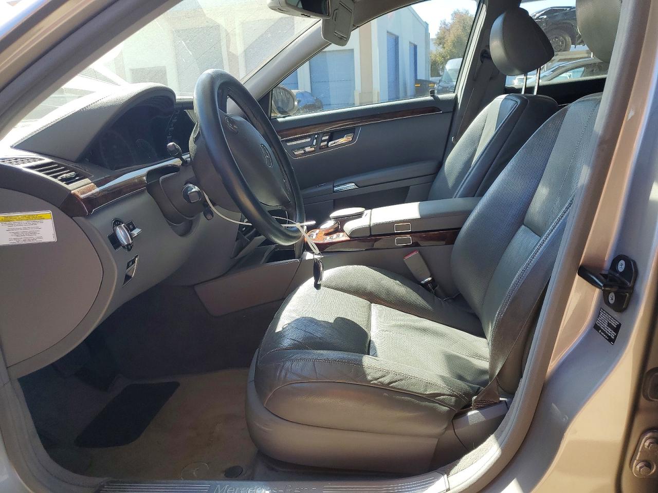 2007 Mercedes-benz S 550 Silver vin: WDDNG71X77A077089