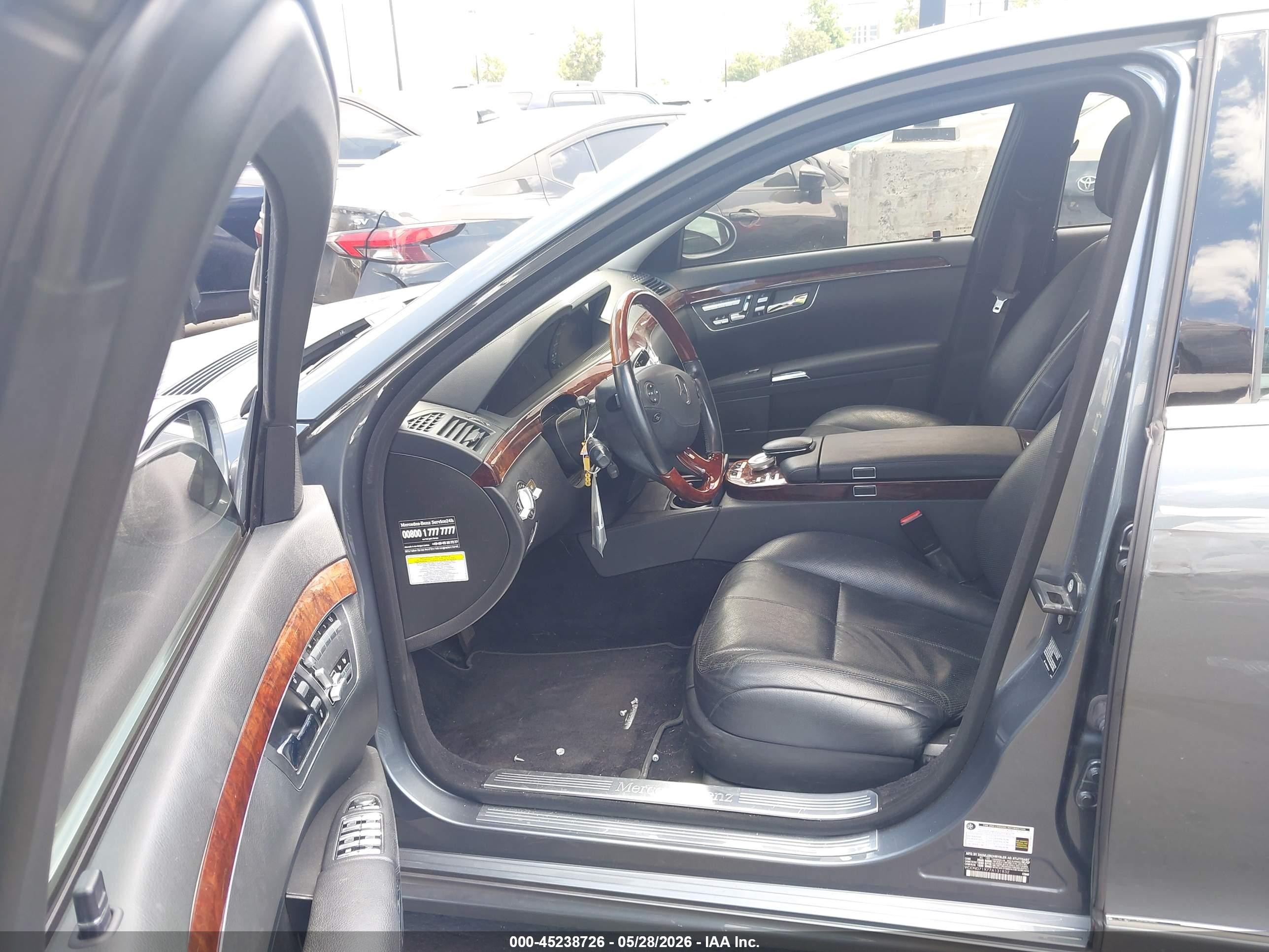 2007 Mercedes-benz S 550   Gray vin: WDDNG71X77A131832