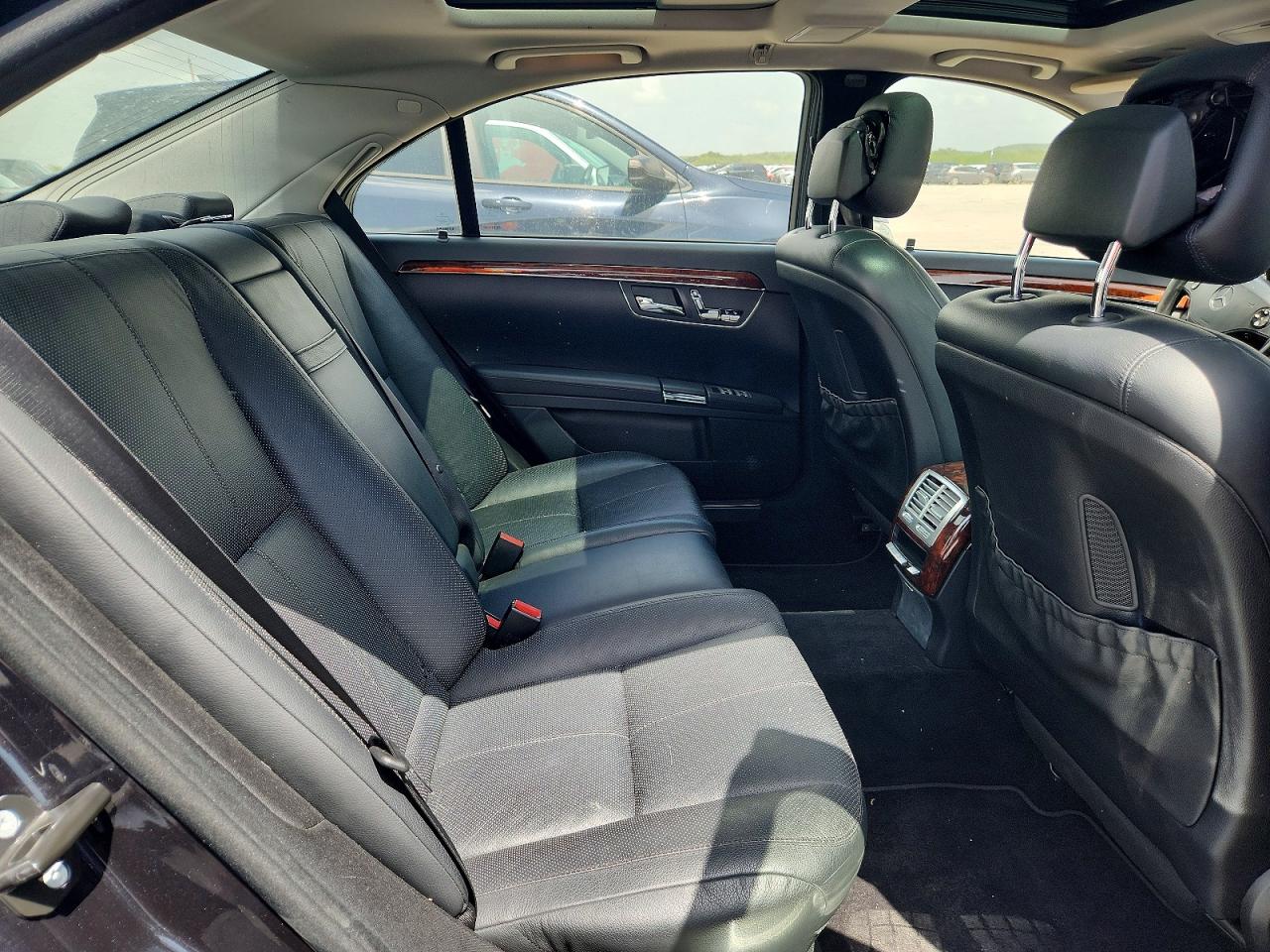 2008 Mercedes-benz S 550 Black vin: WDDNG71X78A173631